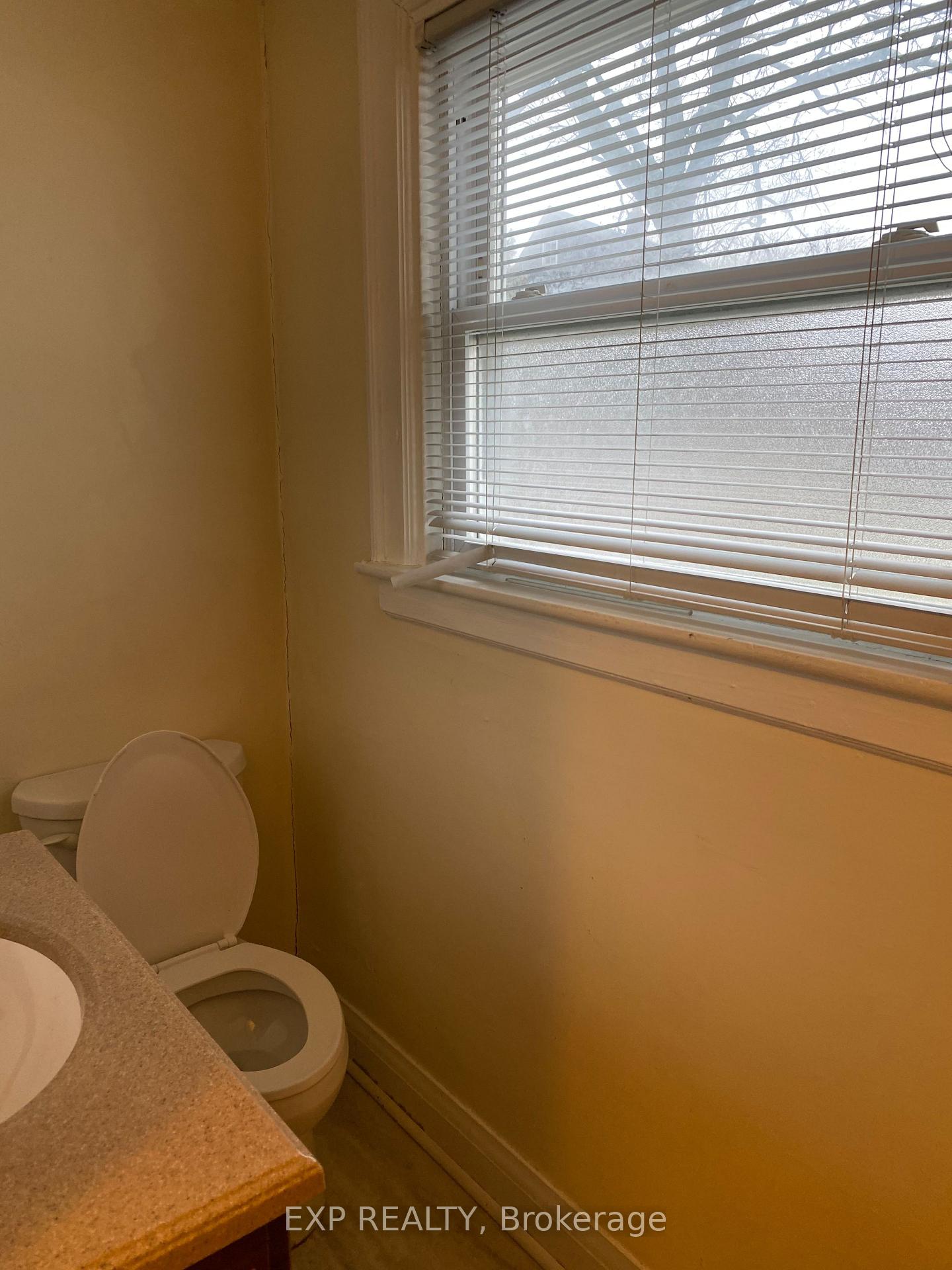Photo 19 of Unit #WEST, 1ST, 2 South Drive, St. Catharines, Old Glenridge — HOMEH