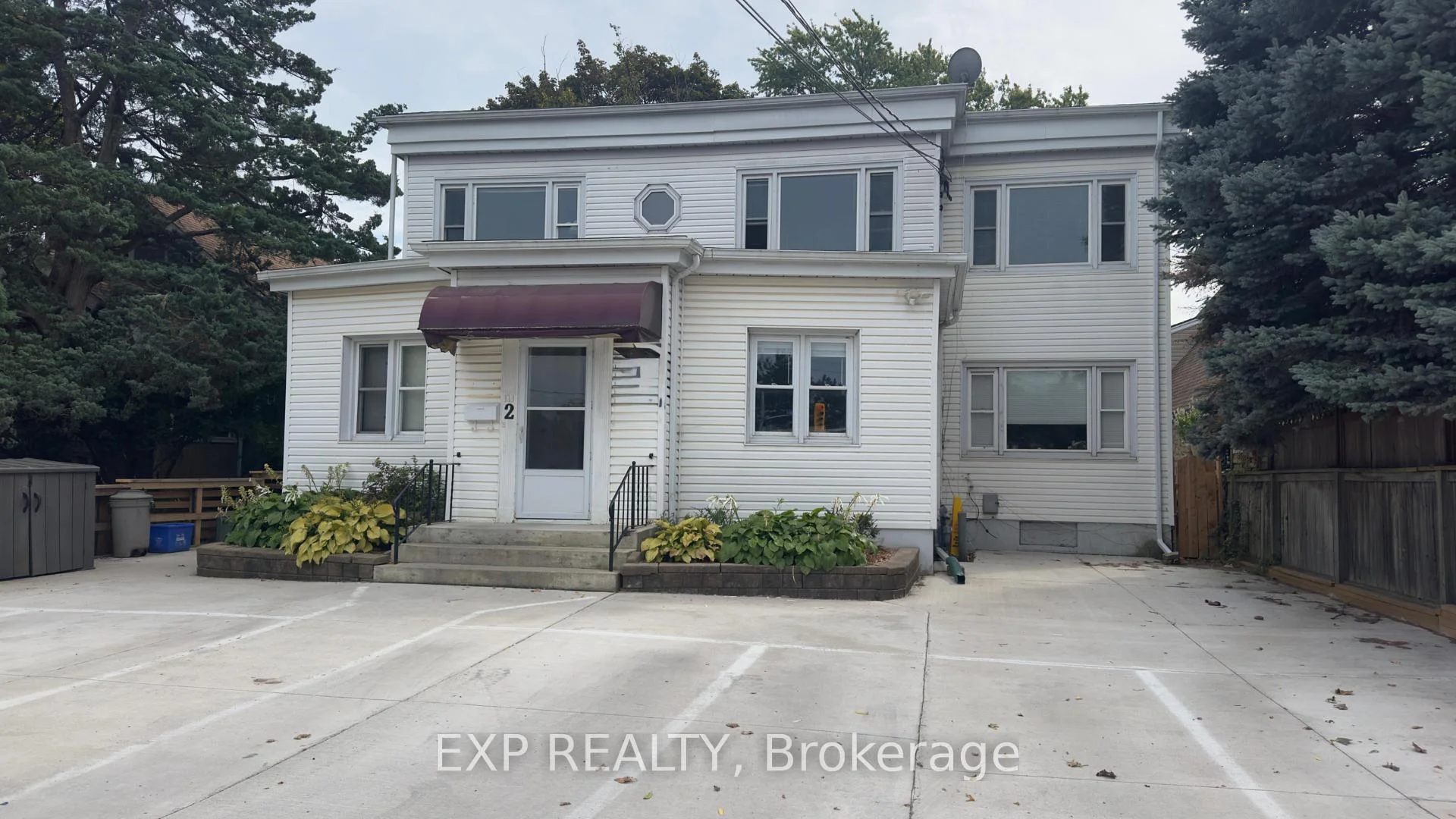 Photo 1 of Unit #WEST, 1ST, 2 South Drive, St. Catharines, Old Glenridge — HOMEH