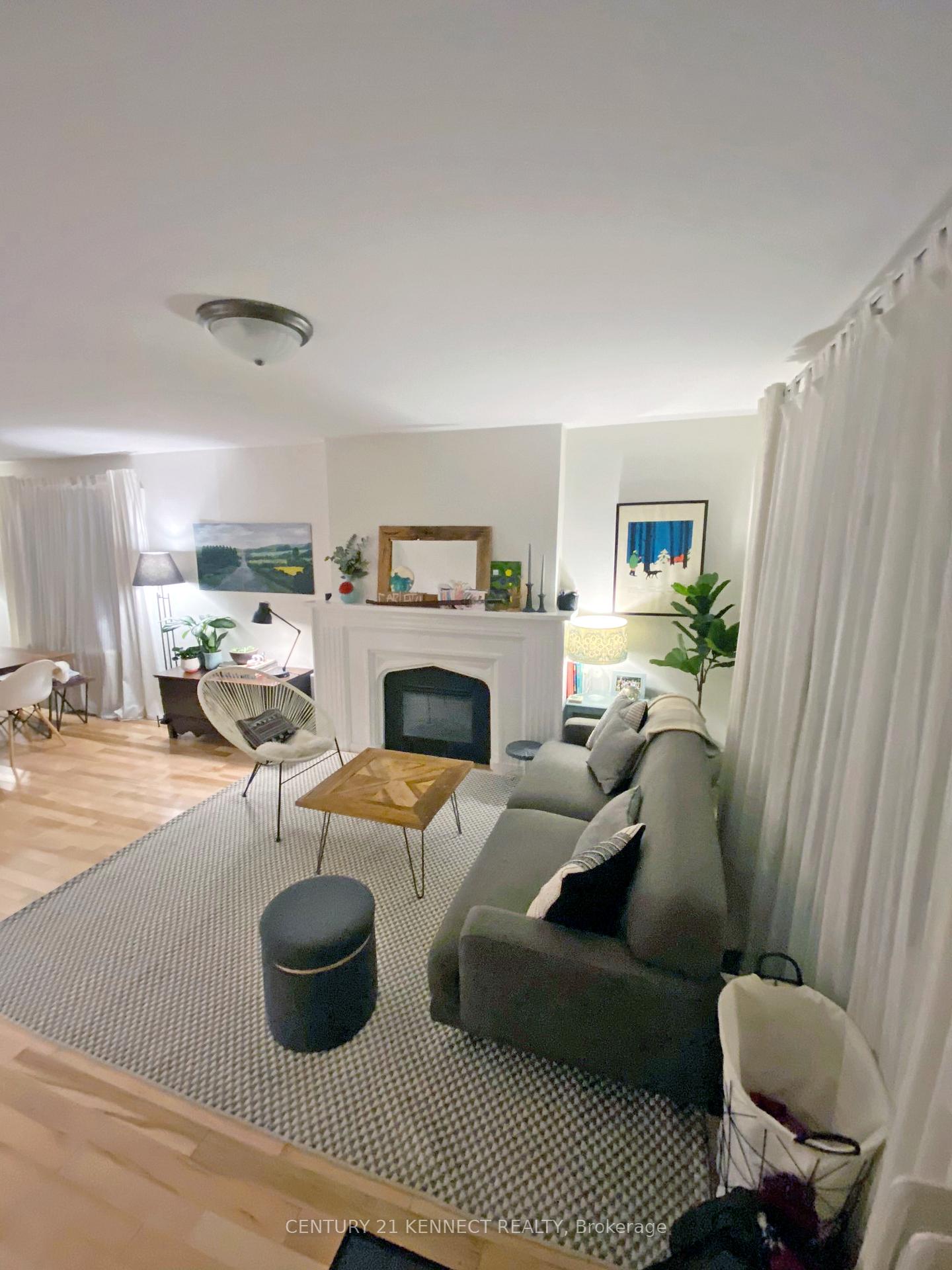 Photo 4 of Unit First Floor, 279 St Clair Avenue, Toronto, Rosedale-Moore Park — HOMEH