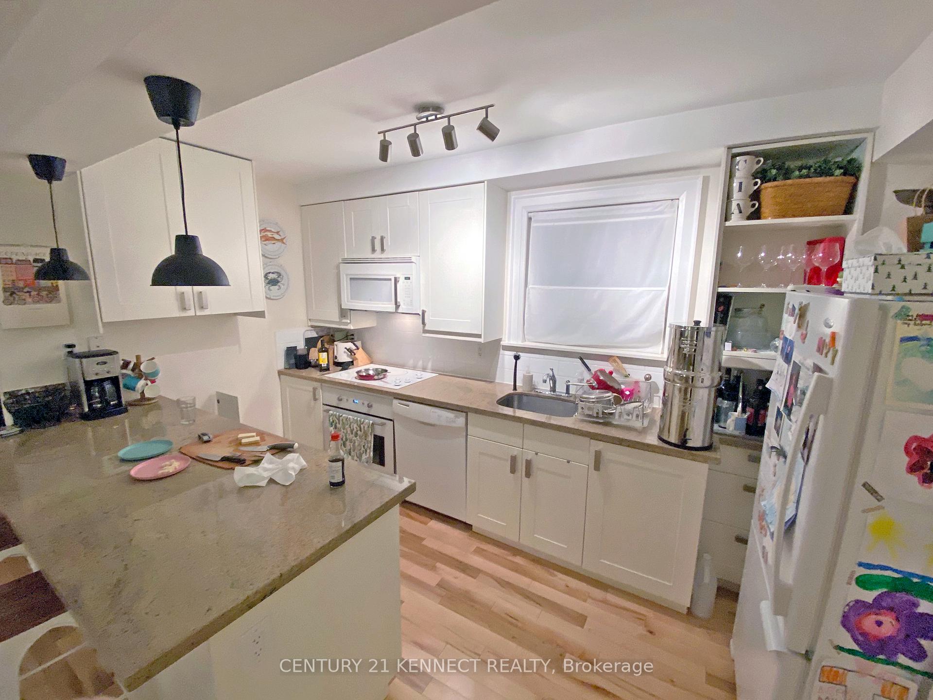 Photo 5 of Unit First Floor, 279 St Clair Avenue, Toronto, Rosedale-Moore Park — HOMEH