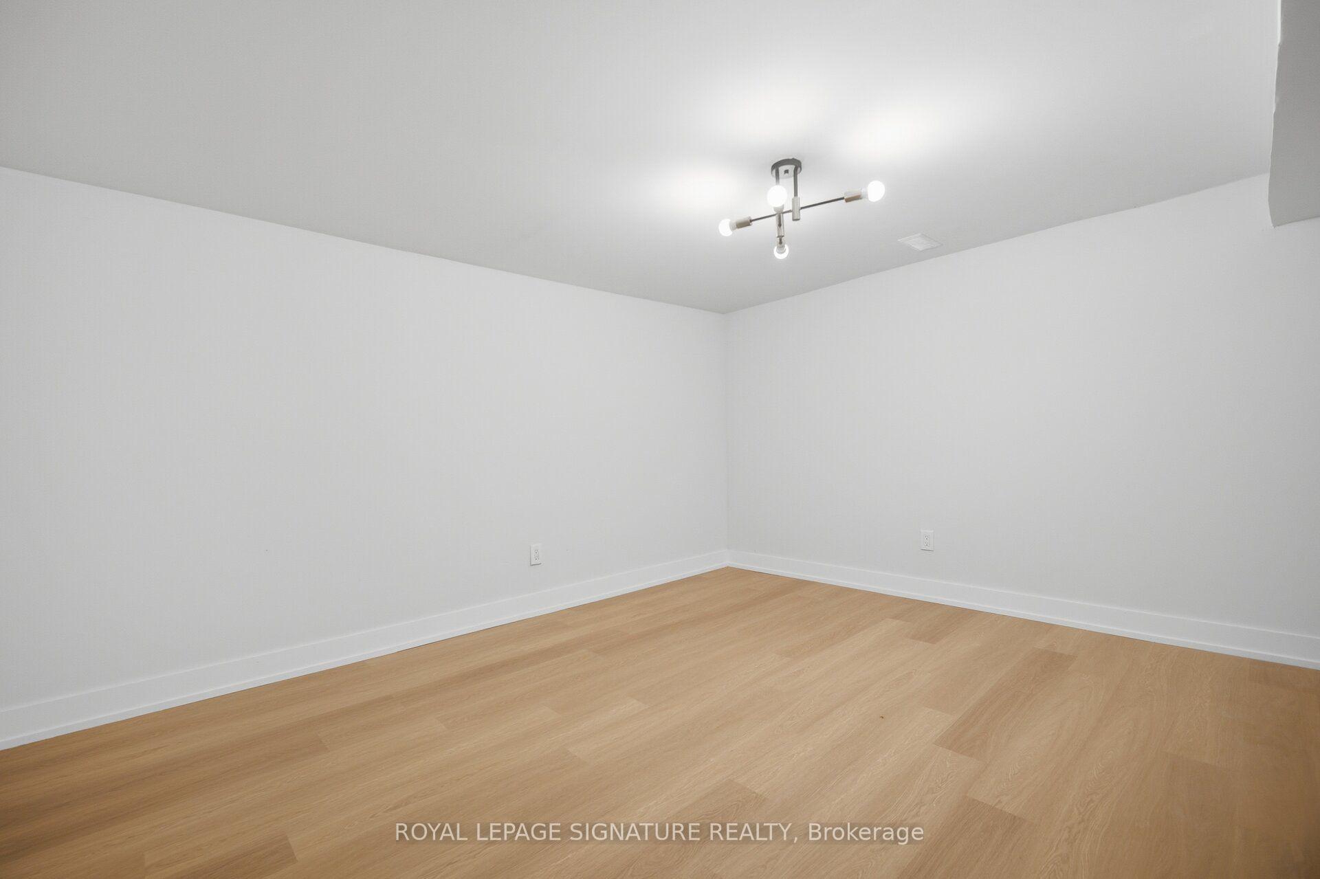 Photo 20 of 2599 Lundene Road, Mississauga, Clarkson — HOMEH