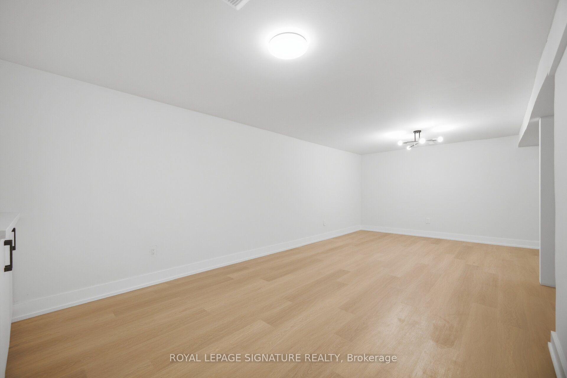 Photo 24 of 2599 Lundene Road, Mississauga, Clarkson — HOMEH