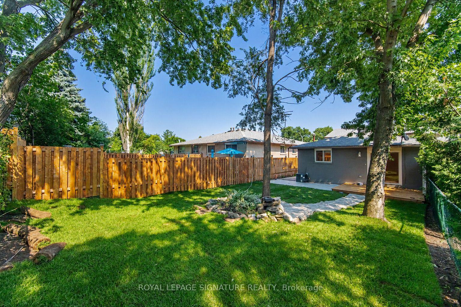 Photo 30 of 2599 Lundene Road, Mississauga, Clarkson — HOMEH