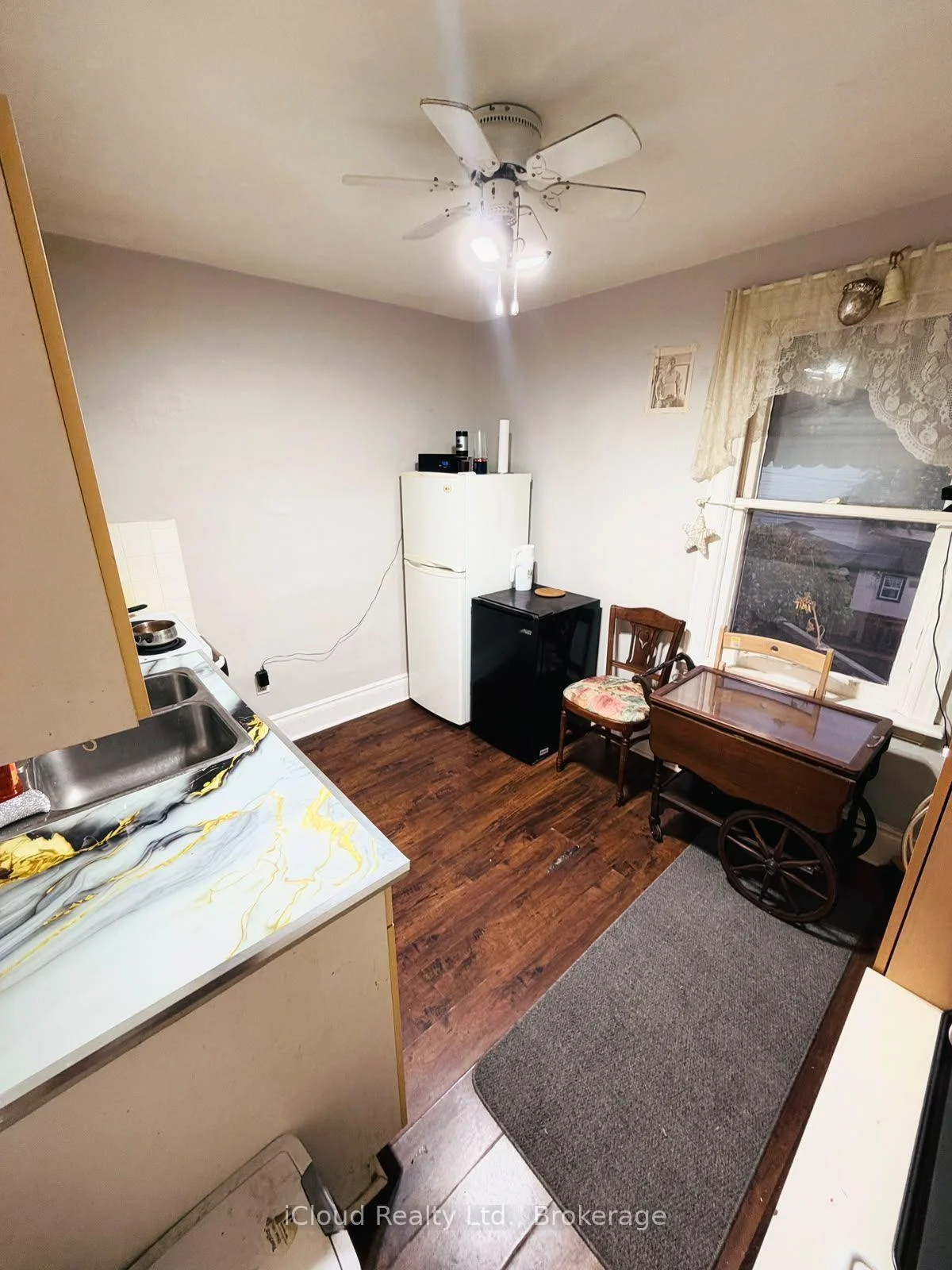 Photo 3 of Unit Main, 1176 Cannon Street E, Hamilton, Crown Point — HOMEH