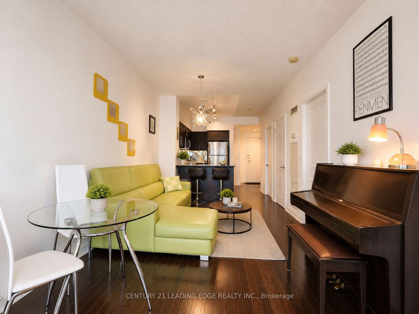 Photo 3 of Unit 404, 2885 Bayview Avenue, North York, Bayview Village — HOMEH