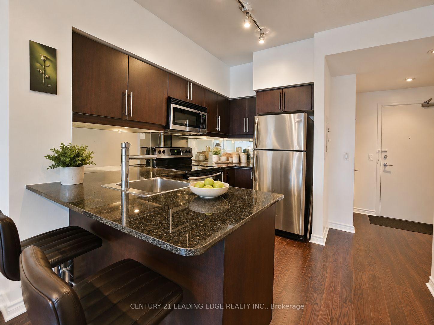 Photo 6 of Unit 404, 2885 Bayview Avenue, North York, Bayview Village — HOMEH