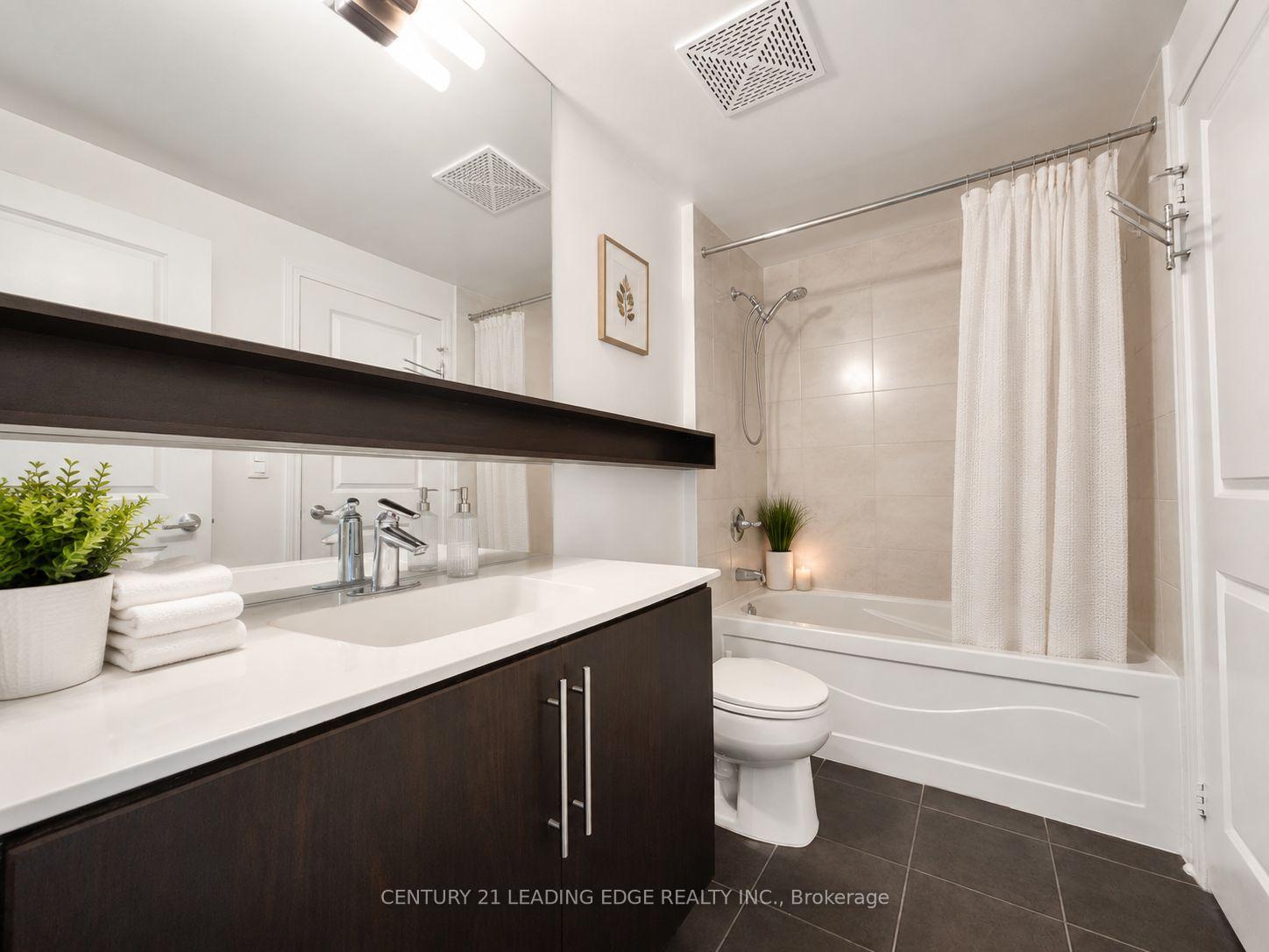 Photo 7 of Unit 404, 2885 Bayview Avenue, North York, Bayview Village — HOMEH