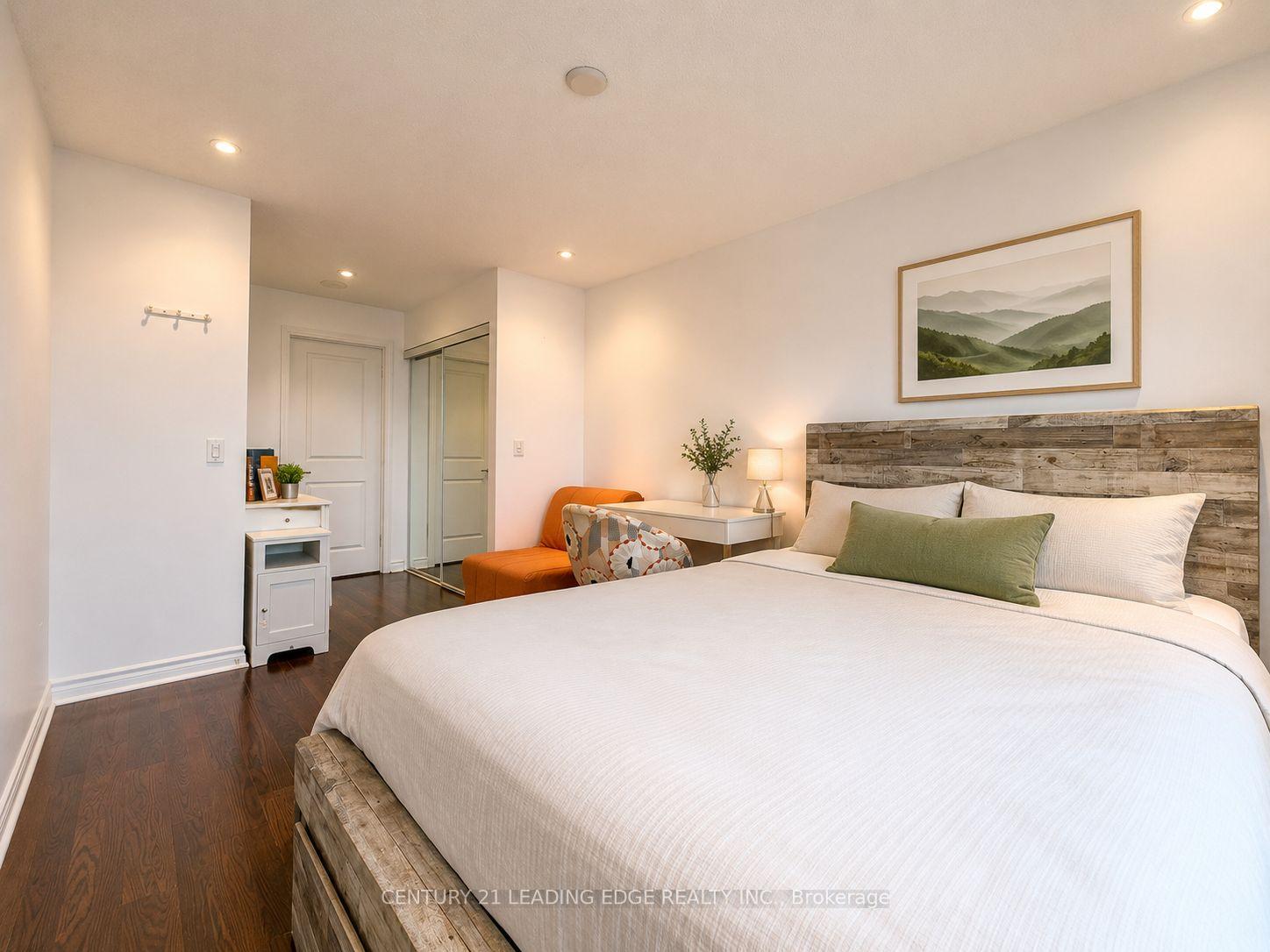 Photo 10 of Unit 404, 2885 Bayview Avenue, North York, Bayview Village — HOMEH