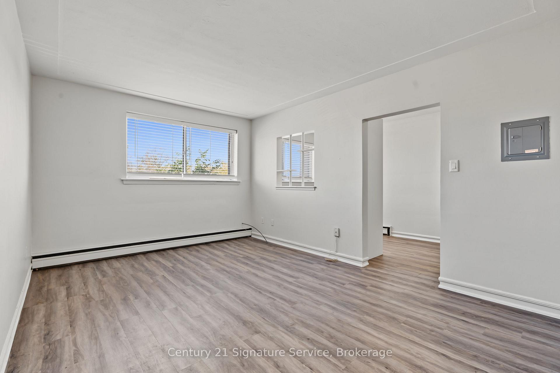Photo 5 of 1254 Fennell Avenue E, Hamilton, Huntington — HOMEH