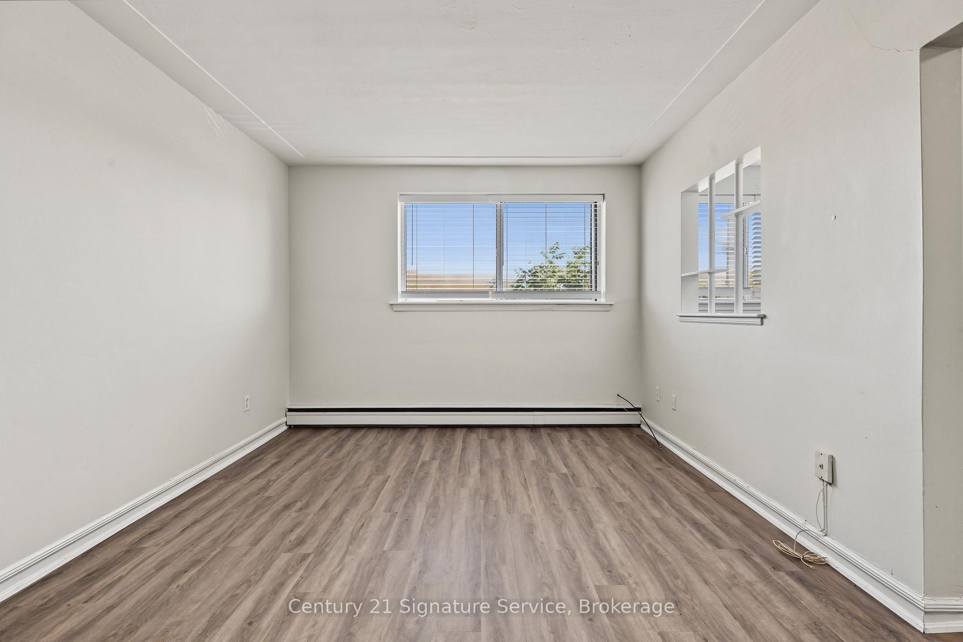 Photo 6 of 1254 Fennell Avenue E, Hamilton, Huntington — HOMEH