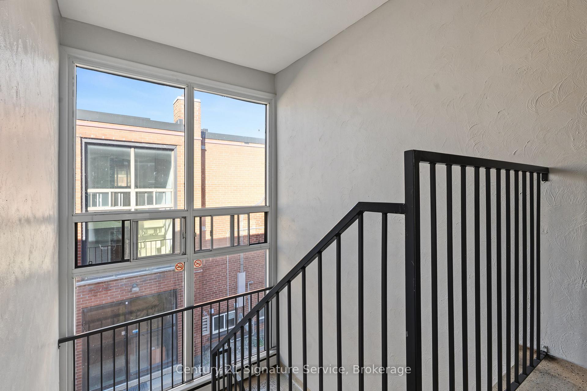 Photo 15 of 1254 Fennell Avenue E, Hamilton, Huntington — HOMEH