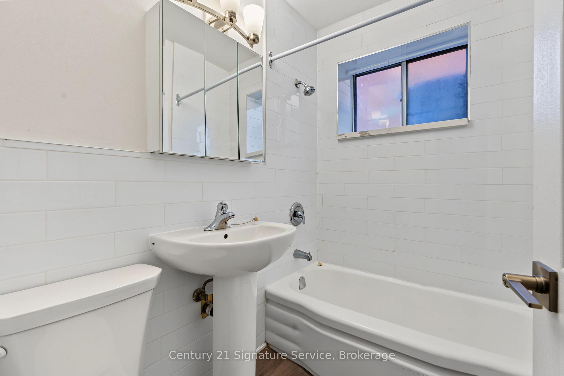 Photo 20 of 1254 Fennell Avenue E, Hamilton, Huntington — HOMEH