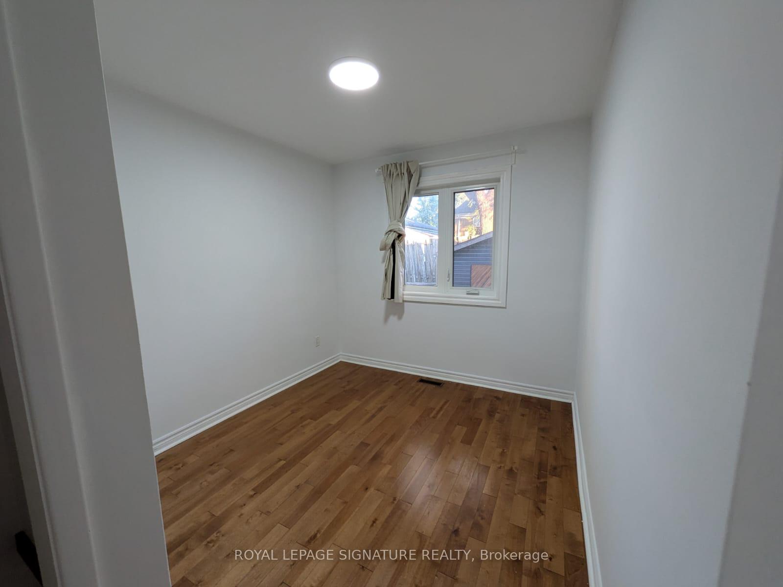 Photo 9 of 26 Trinnell Boulevard, Scarborough, Clairlea-Birchmount — HOMEH