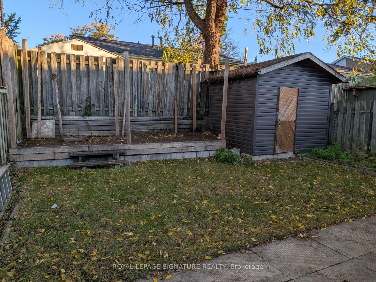 Photo 10 of 26 Trinnell Boulevard, Scarborough, Clairlea-Birchmount — HOMEH