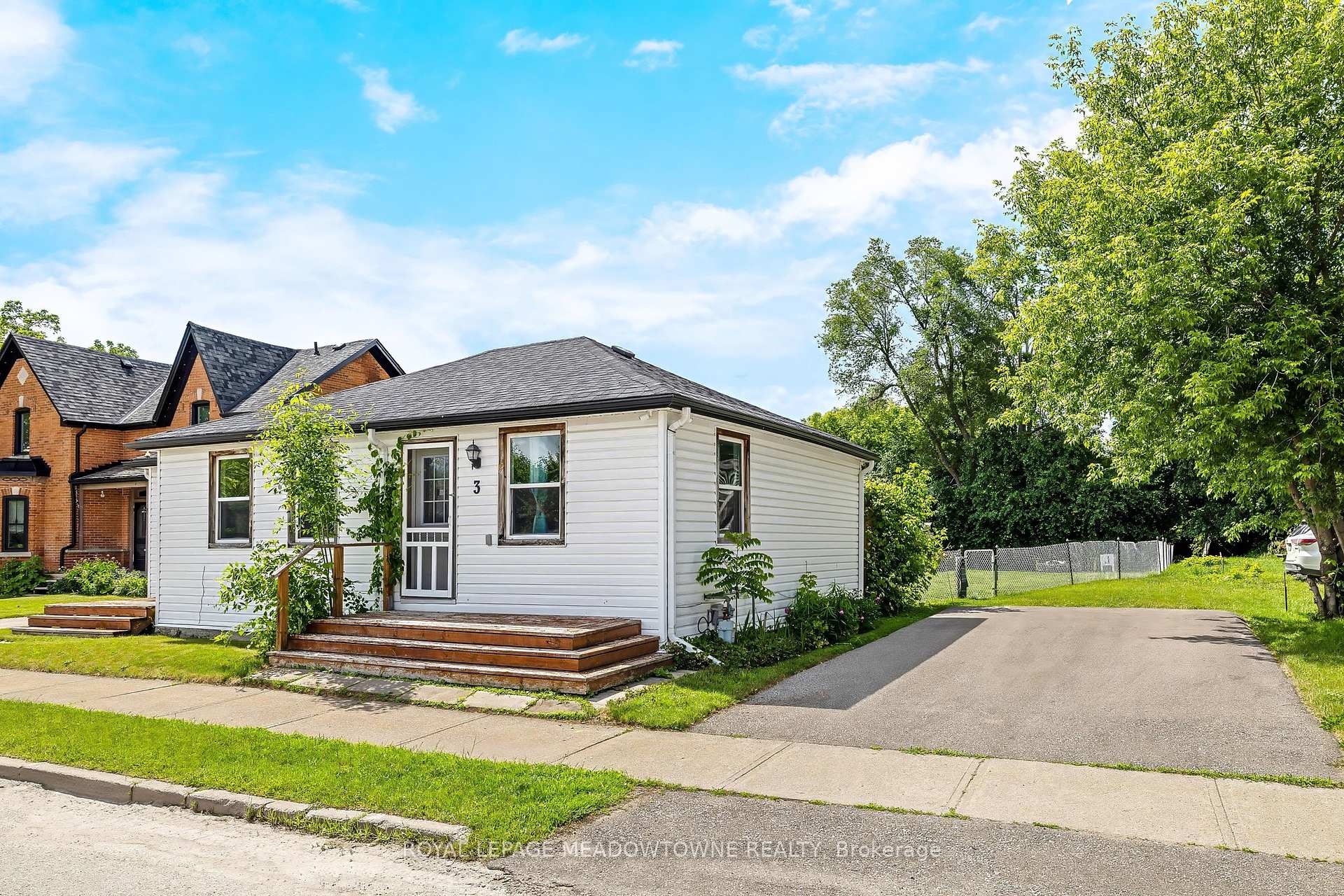 Photo 2 of 3 Church Boulevard, Erin — HOMEH