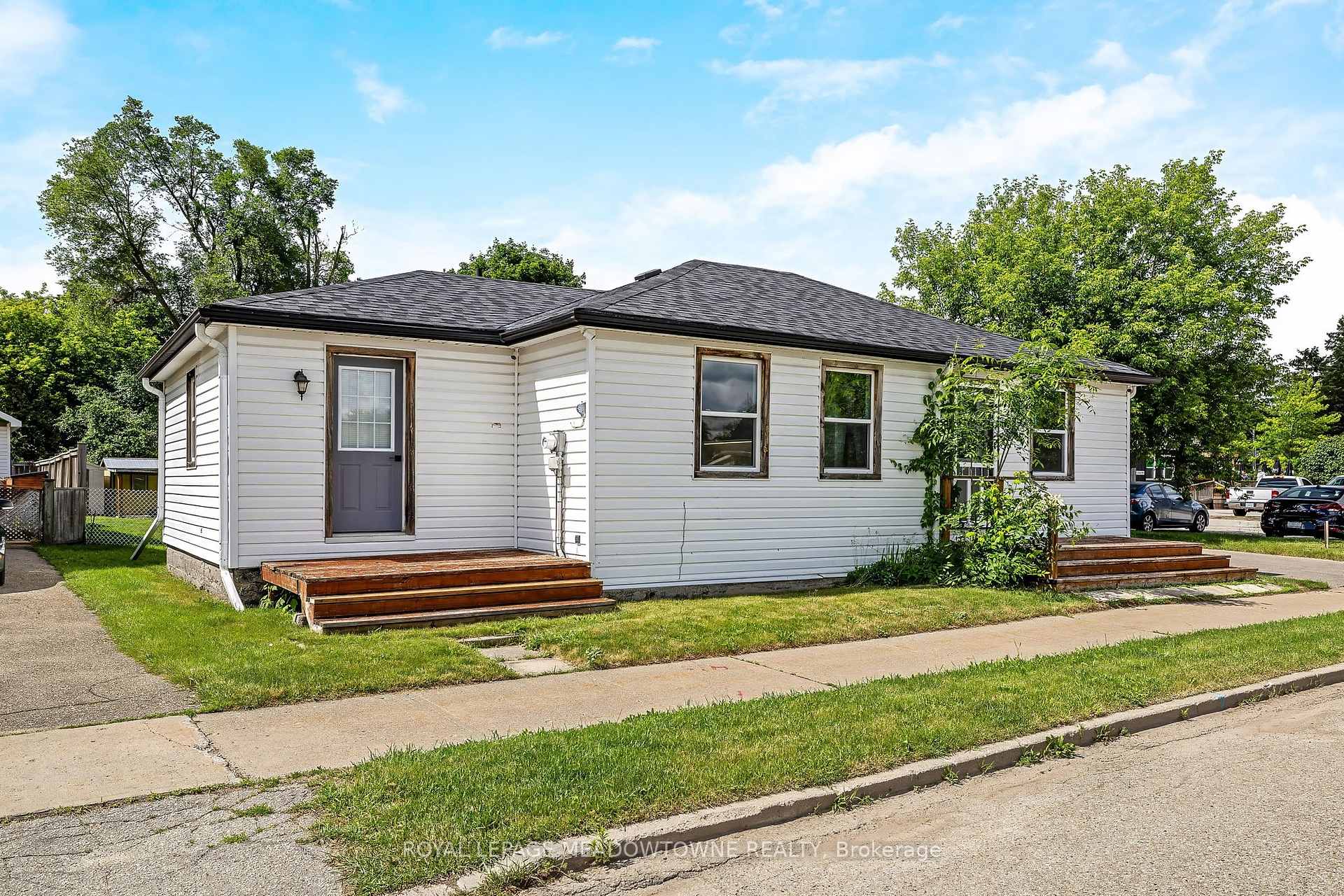 Photo 4 of 3 Church Boulevard, Erin — HOMEH