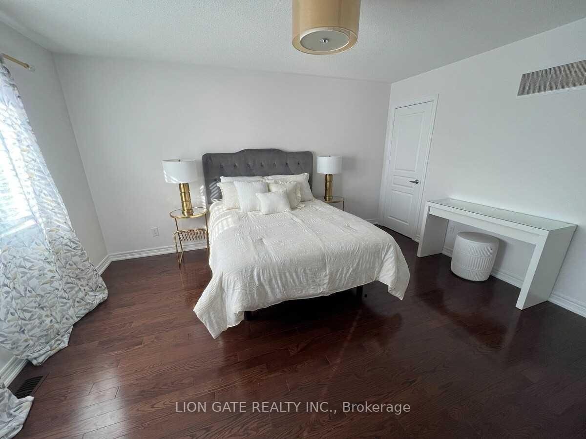 Photo 10 of 46 Rabbit Lane, Etobicoke, Eringate-Centennial-West Deane — HOMEH