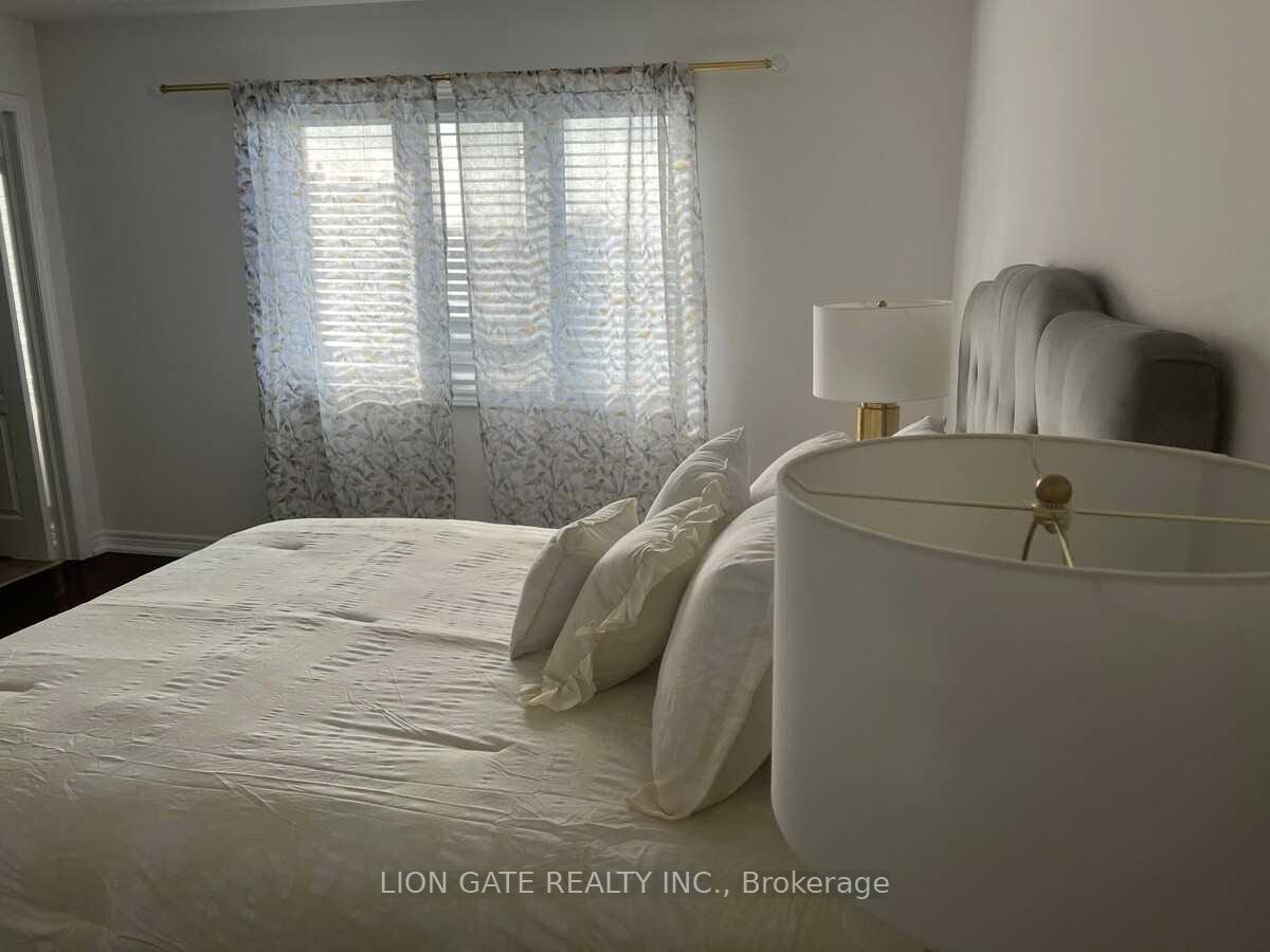 Photo 11 of 46 Rabbit Lane, Etobicoke, Eringate-Centennial-West Deane — HOMEH