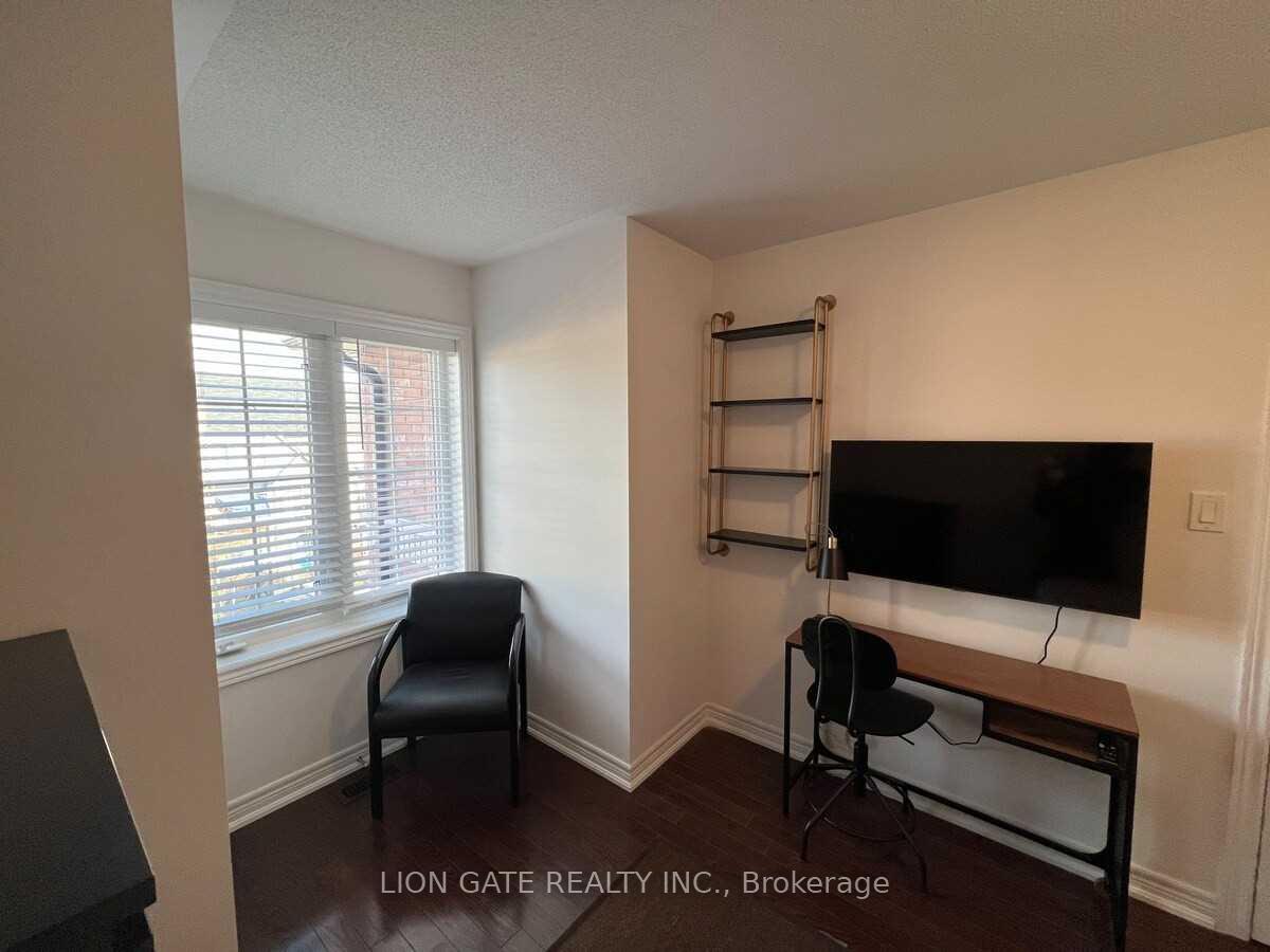 Photo 13 of 46 Rabbit Lane, Etobicoke, Eringate-Centennial-West Deane — HOMEH
