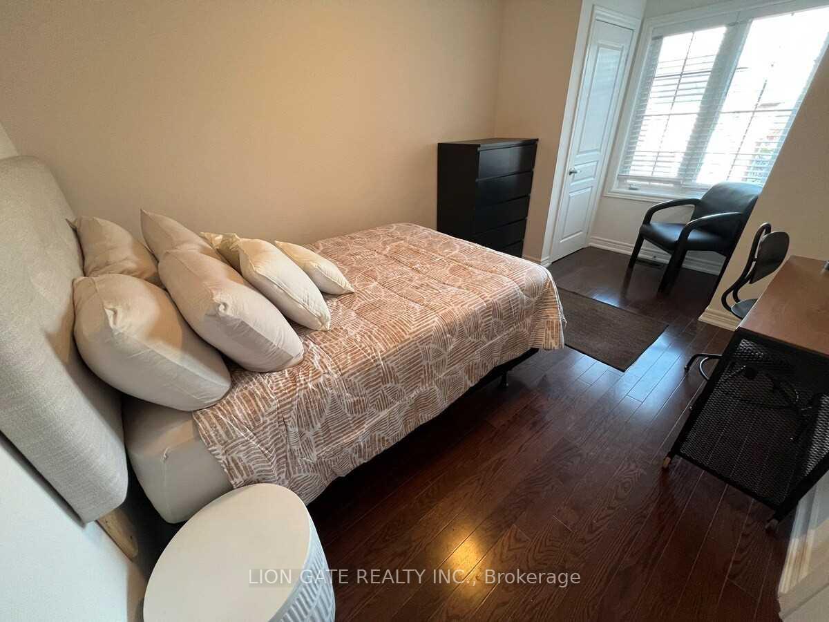 Photo 14 of 46 Rabbit Lane, Etobicoke, Eringate-Centennial-West Deane — HOMEH