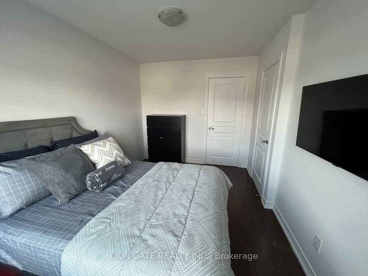 Photo 16 of 46 Rabbit Lane, Etobicoke, Eringate-Centennial-West Deane — HOMEH