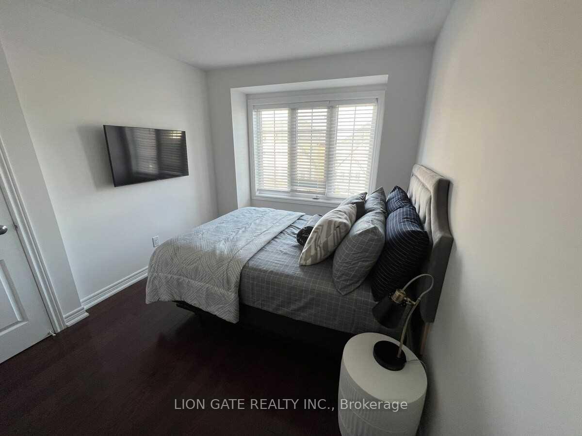 Photo 17 of 46 Rabbit Lane, Etobicoke, Eringate-Centennial-West Deane — HOMEH