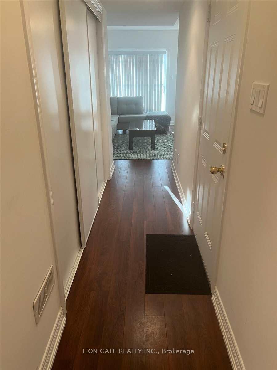Photo 30 of 46 Rabbit Lane, Etobicoke, Eringate-Centennial-West Deane — HOMEH