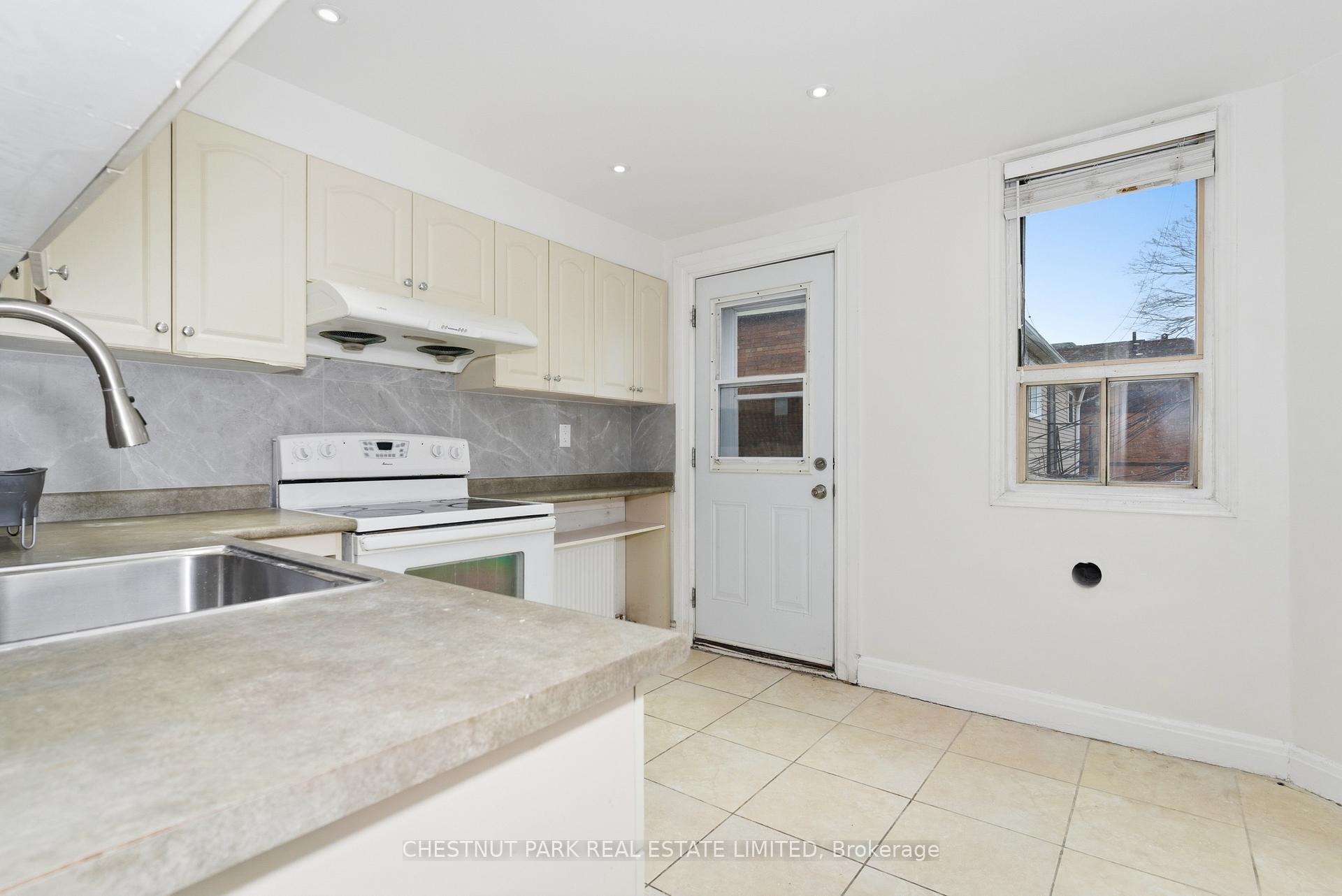 Photo 14 of 41 Roncesvalles Avenue, Toronto, Roncesvalles — HOMEH