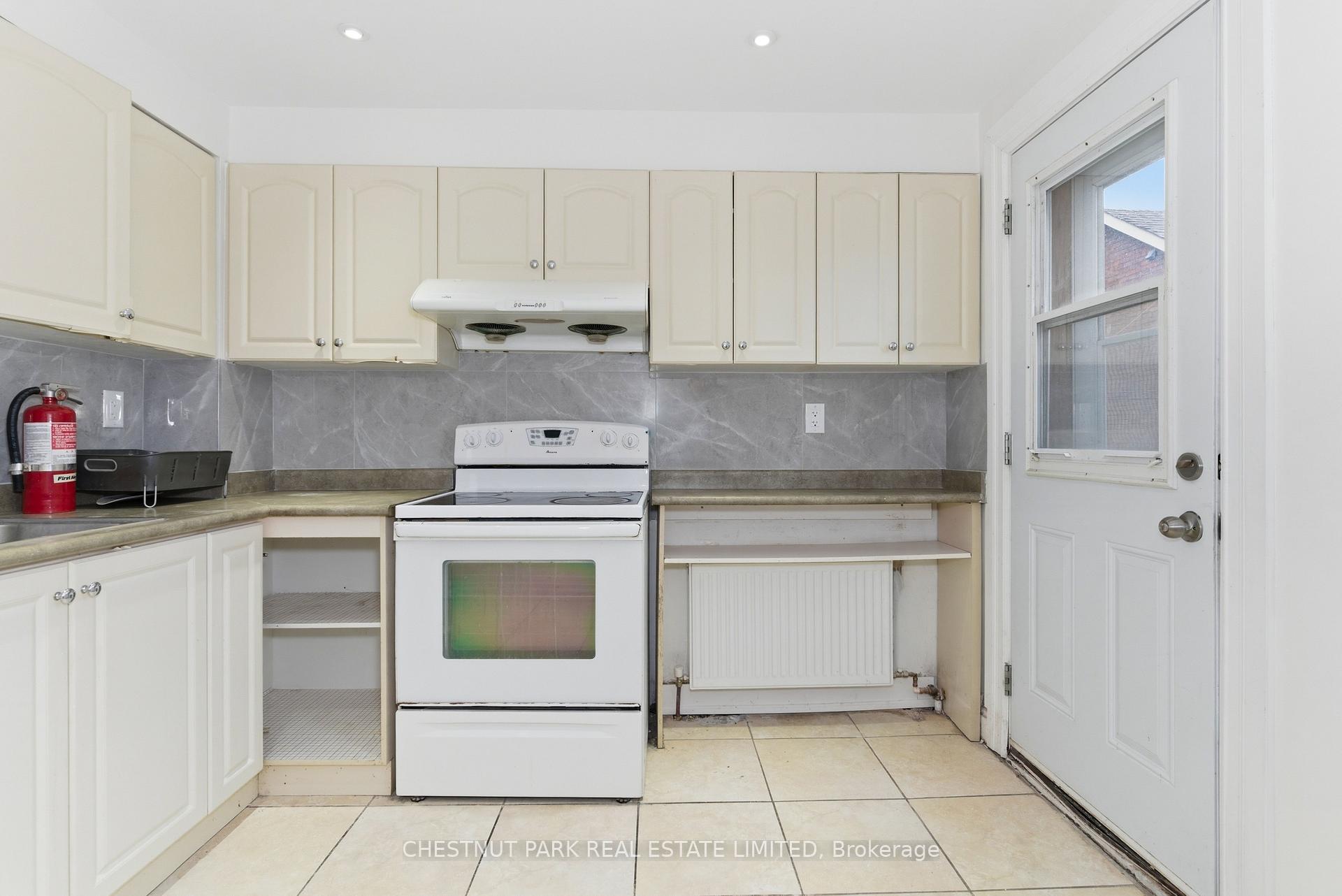Photo 16 of 41 Roncesvalles Avenue, Toronto, Roncesvalles — HOMEH