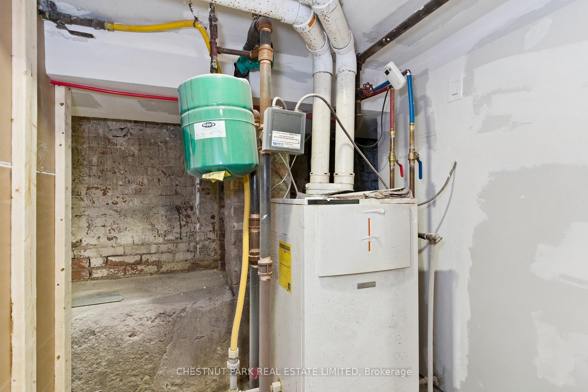 Photo 34 of 41 Roncesvalles Avenue, Toronto, Roncesvalles — HOMEH