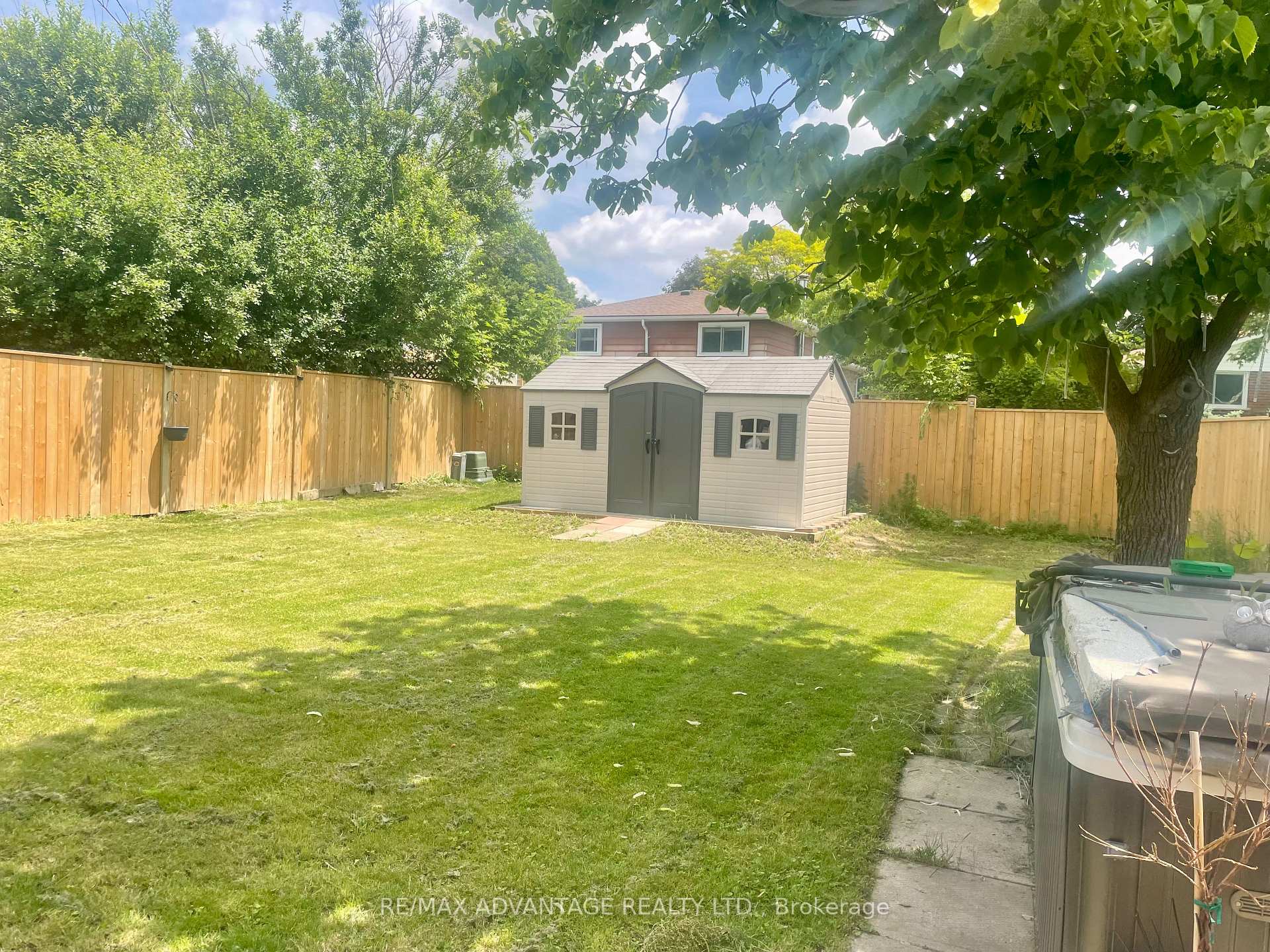 Photo 2 of 776 Dundalk Drive, London, South Q — HOMEH