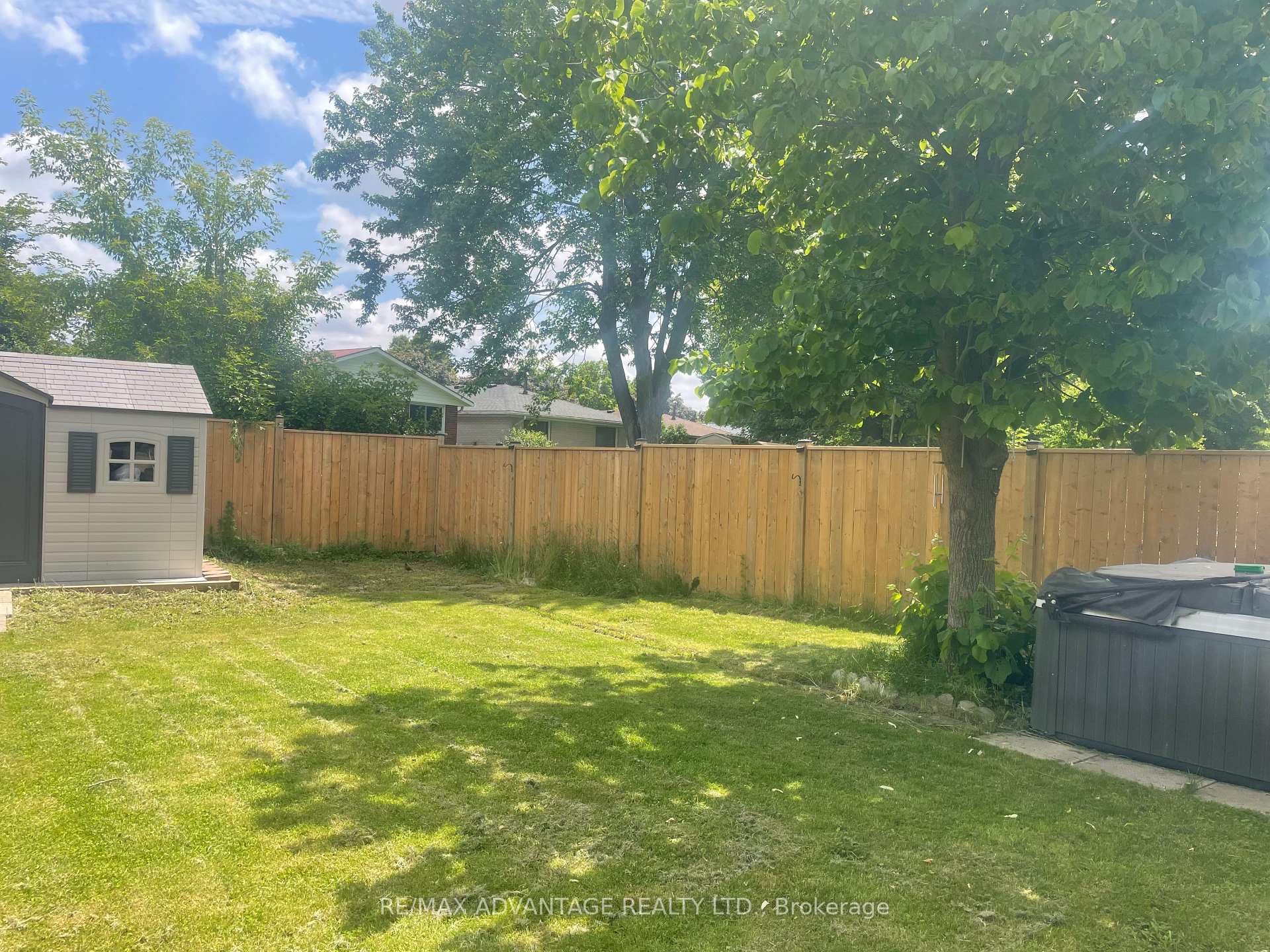Photo 3 of 776 Dundalk Drive, London, South Q — HOMEH