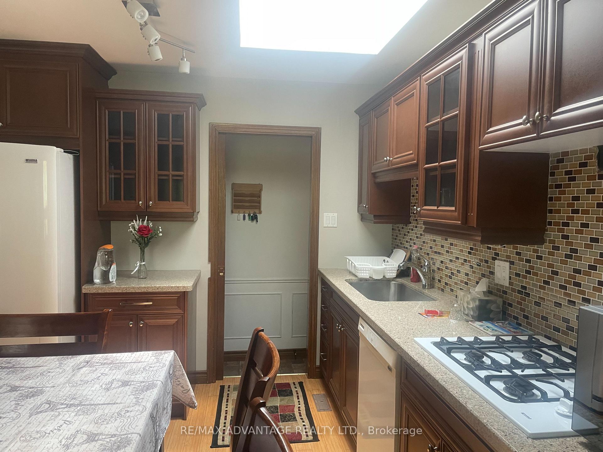 Photo 8 of 776 Dundalk Drive, London, South Q — HOMEH