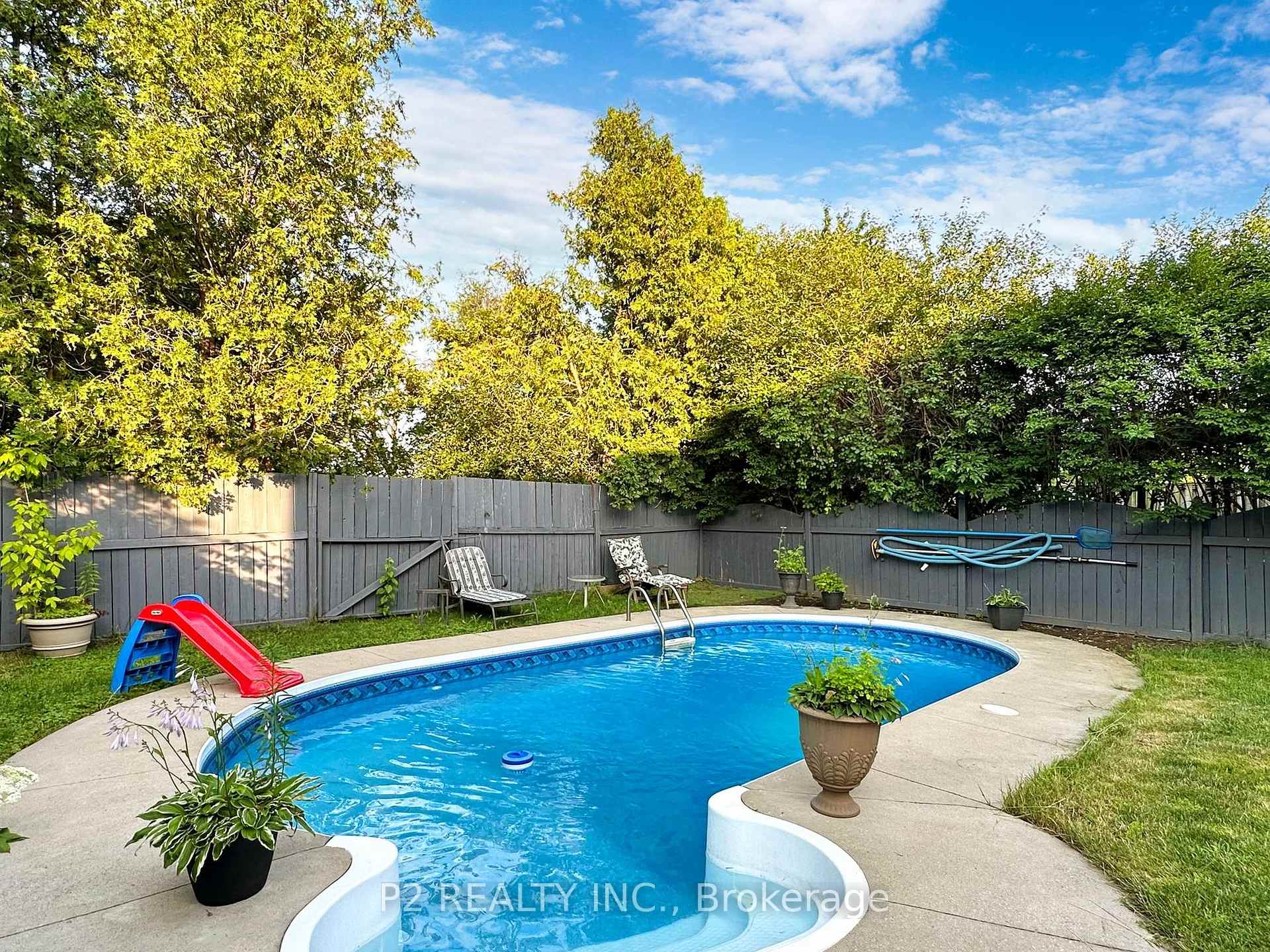 Photo 42 of 411 Rosedale Drive, Whitby, Downtown Whitby — HOMEH