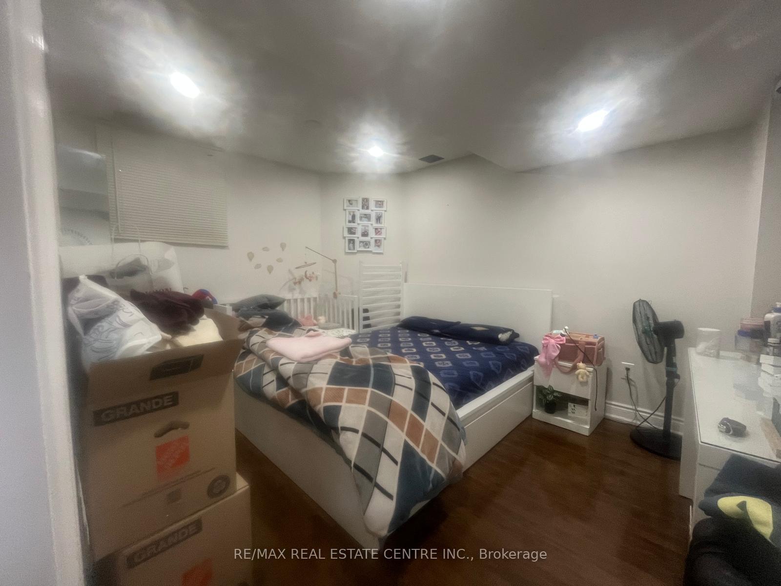 Photo 8 of 210 Valleyway Drive, Brampton, Credit Valley — HOMEH