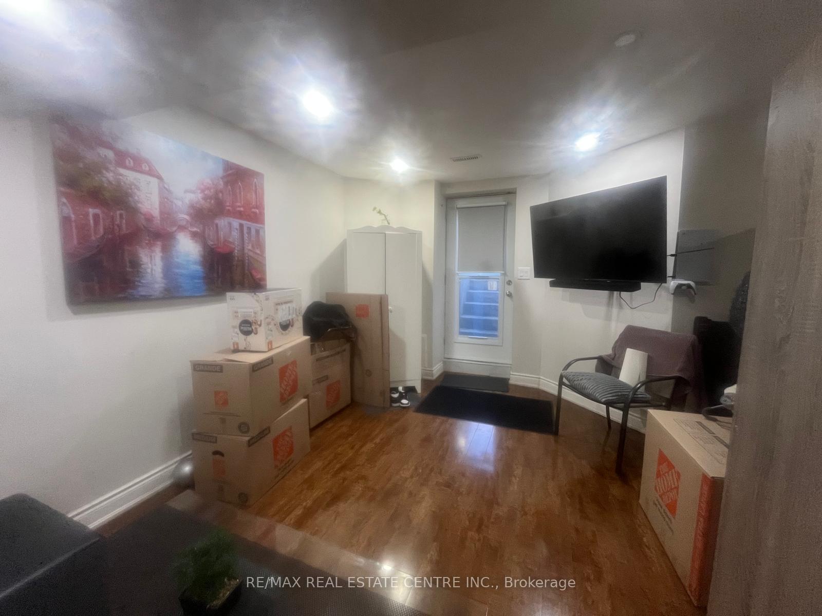 Photo 13 of 210 Valleyway Drive, Brampton, Credit Valley — HOMEH