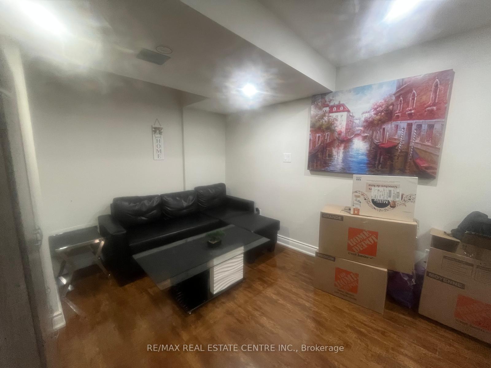Photo 14 of 210 Valleyway Drive, Brampton, Credit Valley — HOMEH
