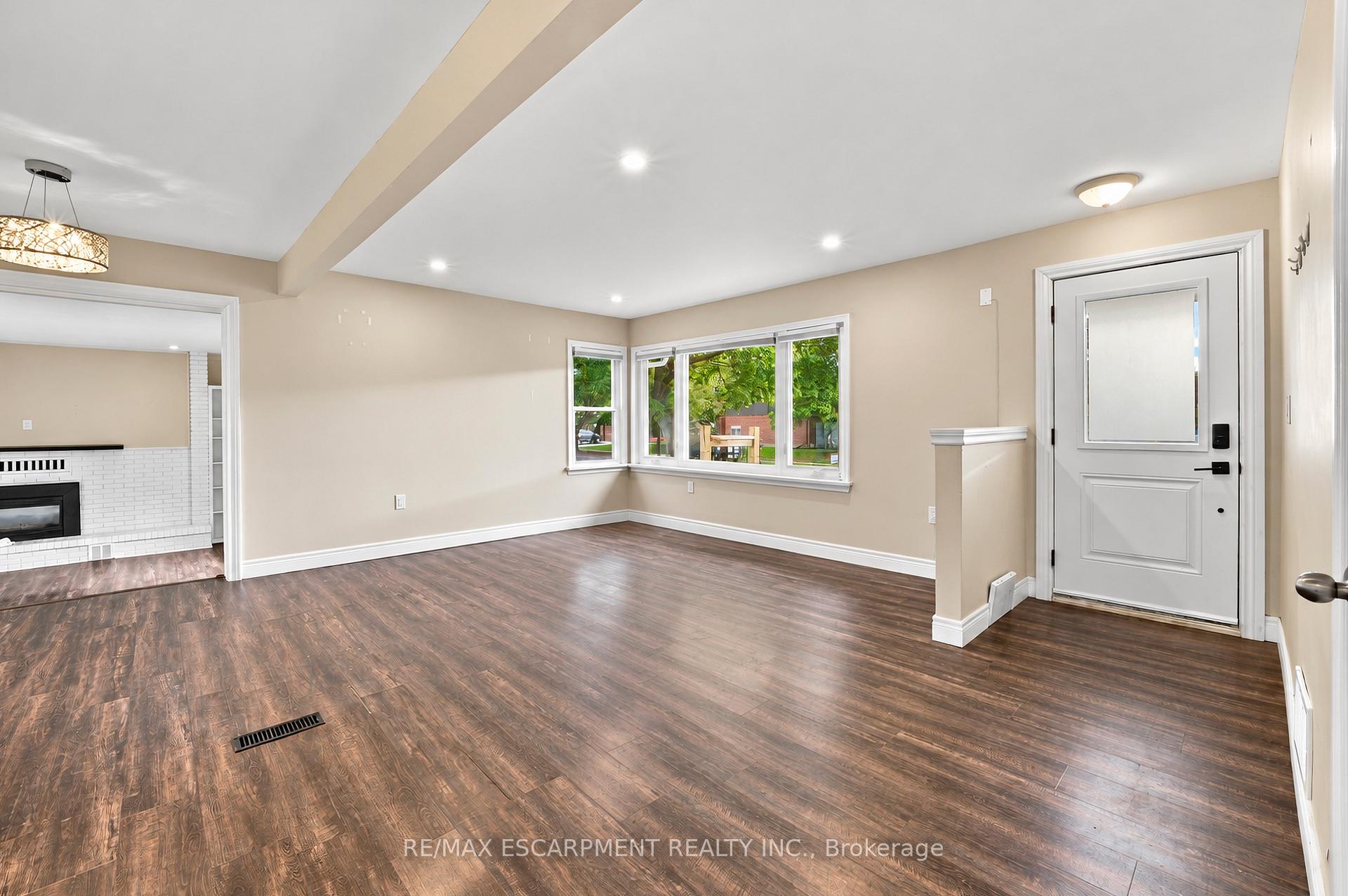 Photo 6 of 67 Forster Street, St. Catharines, Vine/Linwell — HOMEH