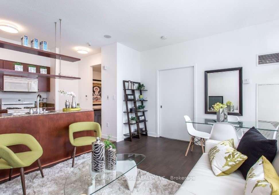 Photo 3 of Unit 706, 9 Spadina Avenue, Toronto, Waterfront Communities — HOMEH