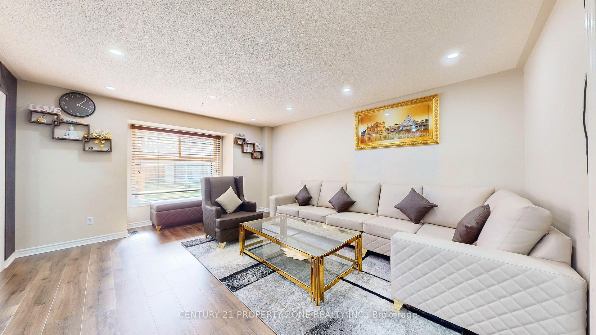 Photo 5 of 81 Clover Bloom Road, Brampton, Sandringham-Wellington — HOMEH