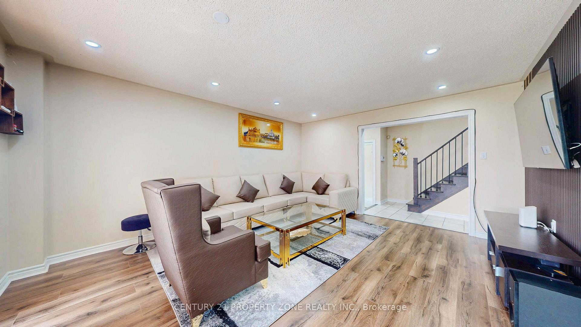Photo 6 of 81 Clover Bloom Road, Brampton, Sandringham-Wellington — HOMEH