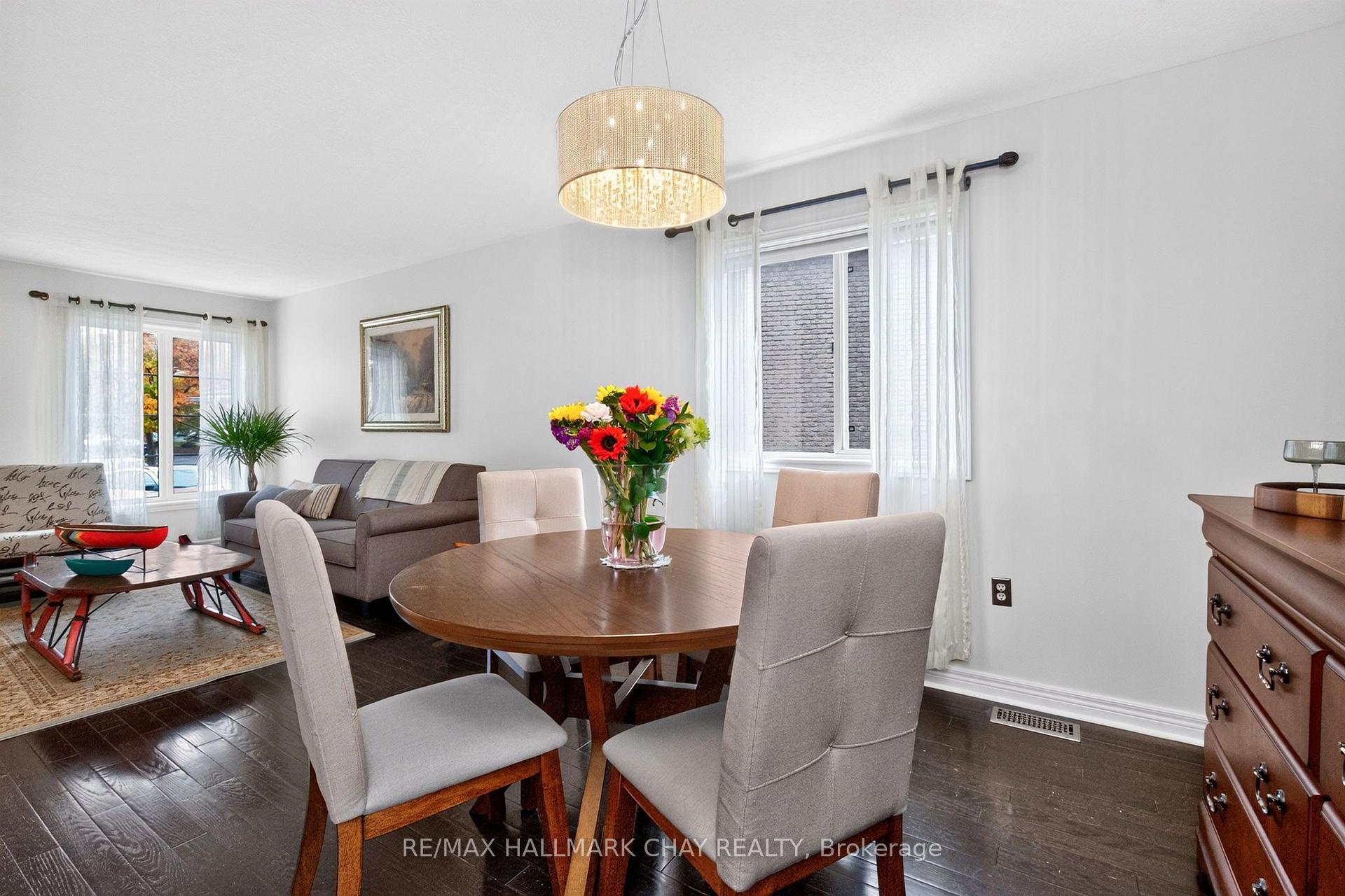 Photo 10 of 31 Mckenzie Crescent, Barrie, Ardagh — HOMEH
