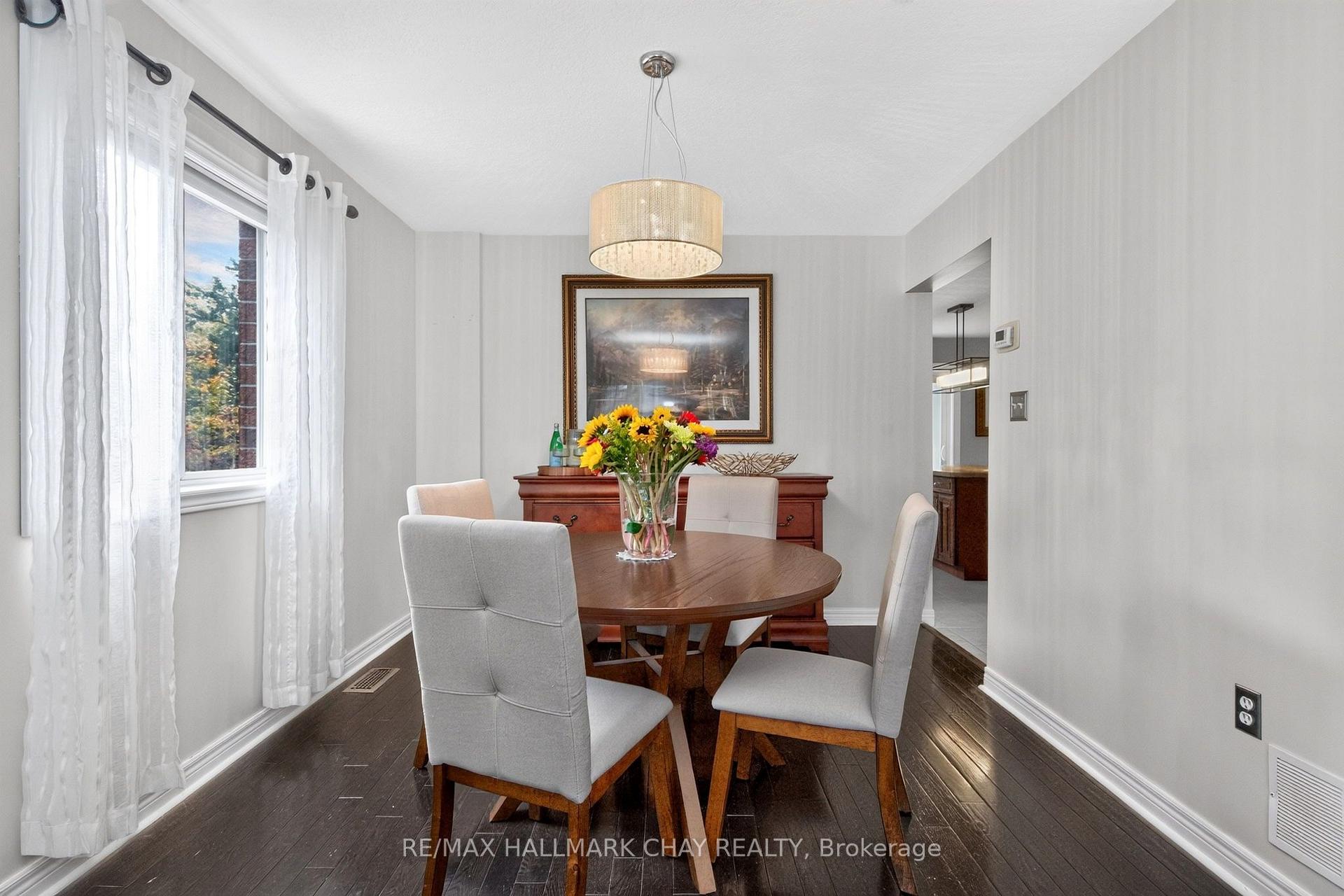 Photo 11 of 31 Mckenzie Crescent, Barrie, Ardagh — HOMEH