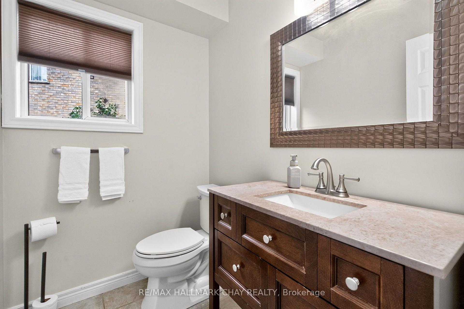 Photo 14 of 31 Mckenzie Crescent, Barrie, Ardagh — HOMEH