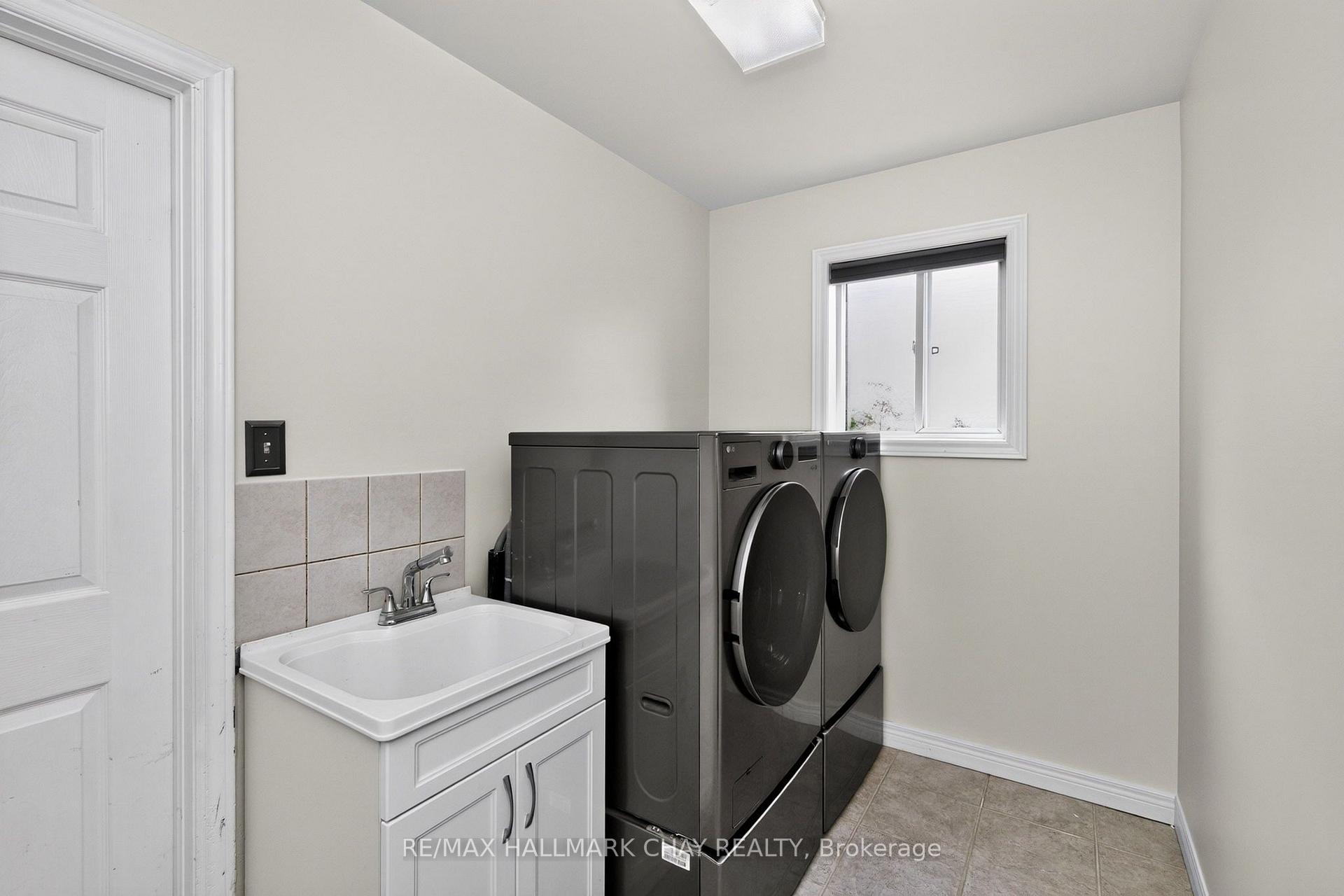 Photo 15 of 31 Mckenzie Crescent, Barrie, Ardagh — HOMEH
