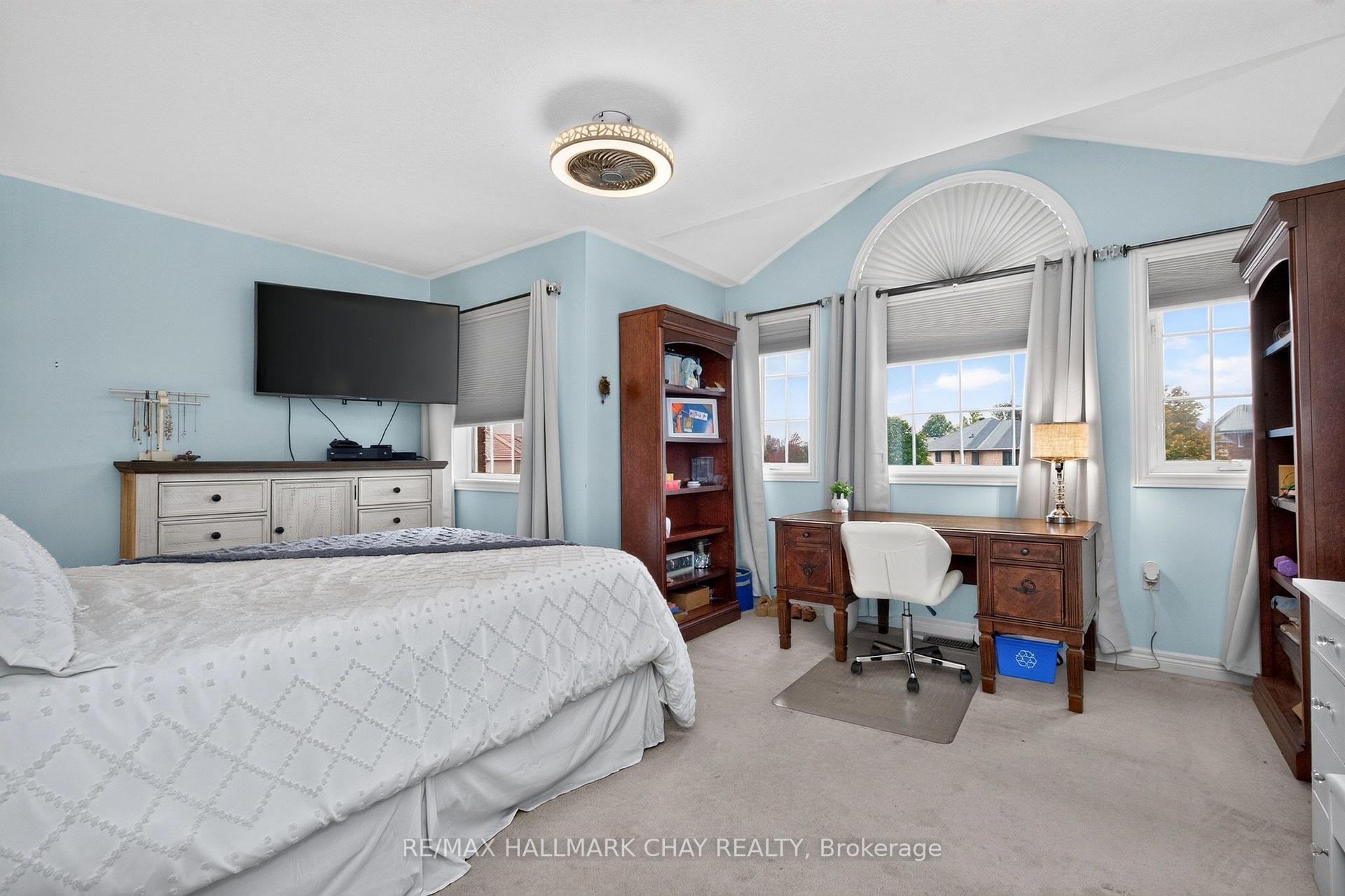 Photo 21 of 31 Mckenzie Crescent, Barrie, Ardagh — HOMEH