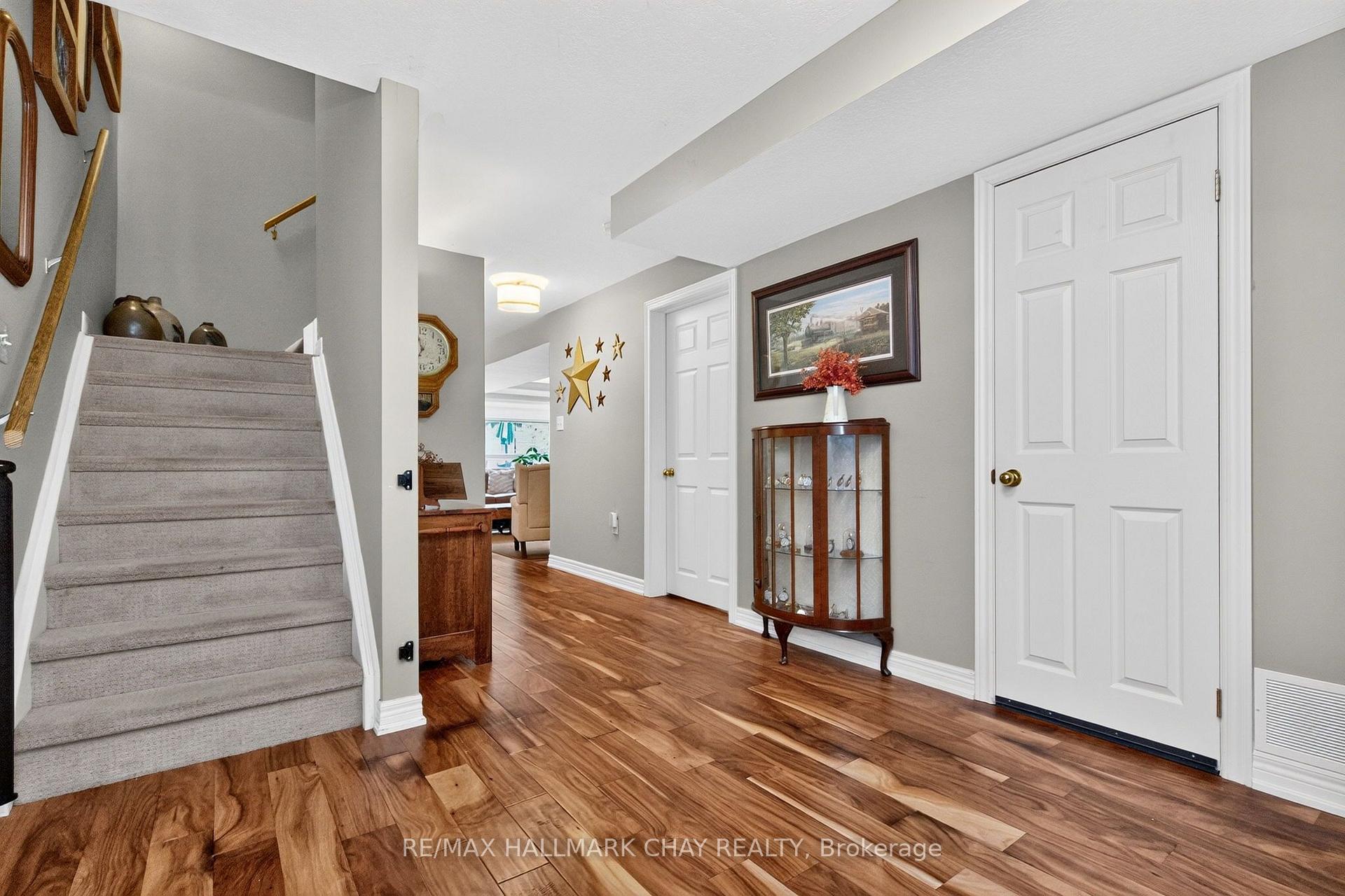 Photo 24 of 31 Mckenzie Crescent, Barrie, Ardagh — HOMEH