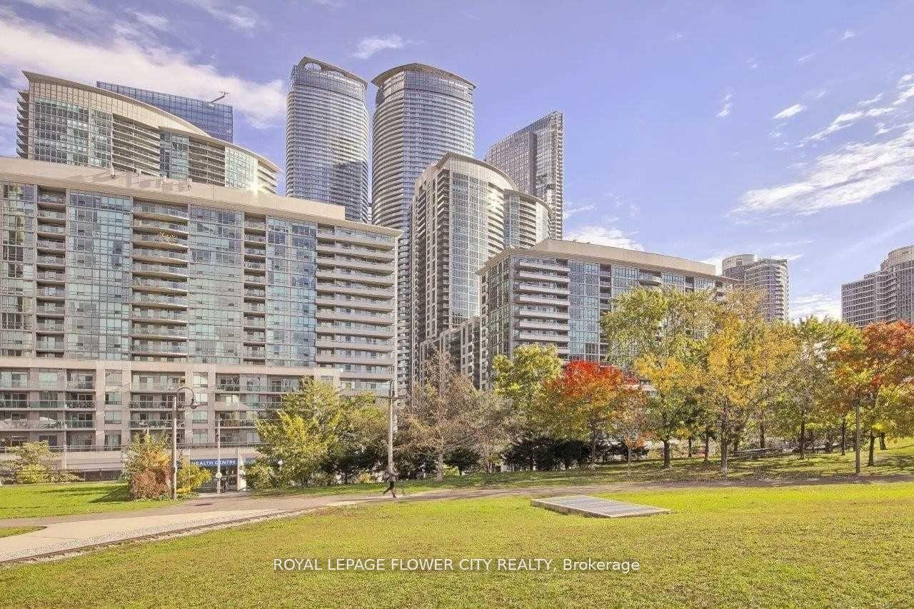 Photo 2 of Unit 901, 12 York Street, Toronto, Waterfront Communities — HOMEH