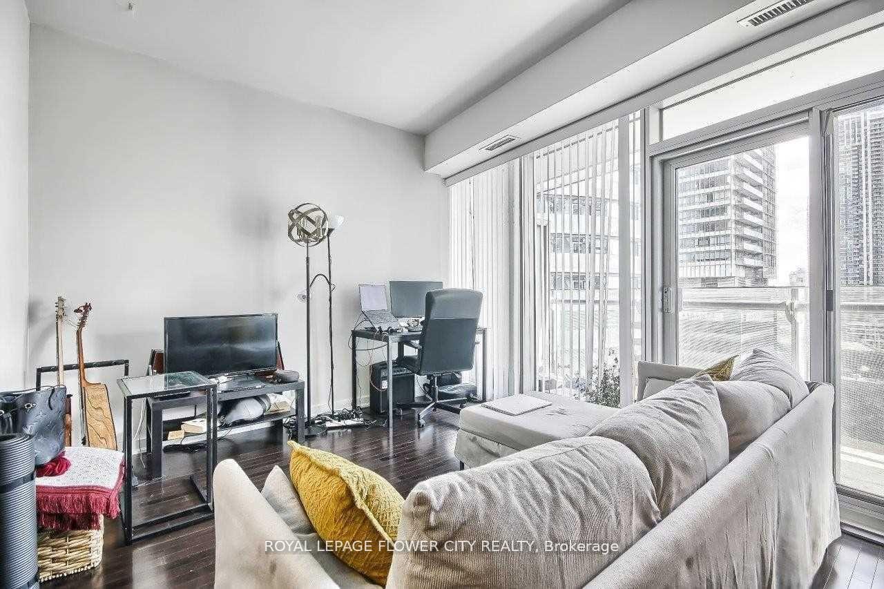 Photo 14 of Unit 901, 12 York Street, Toronto, Waterfront Communities — HOMEH