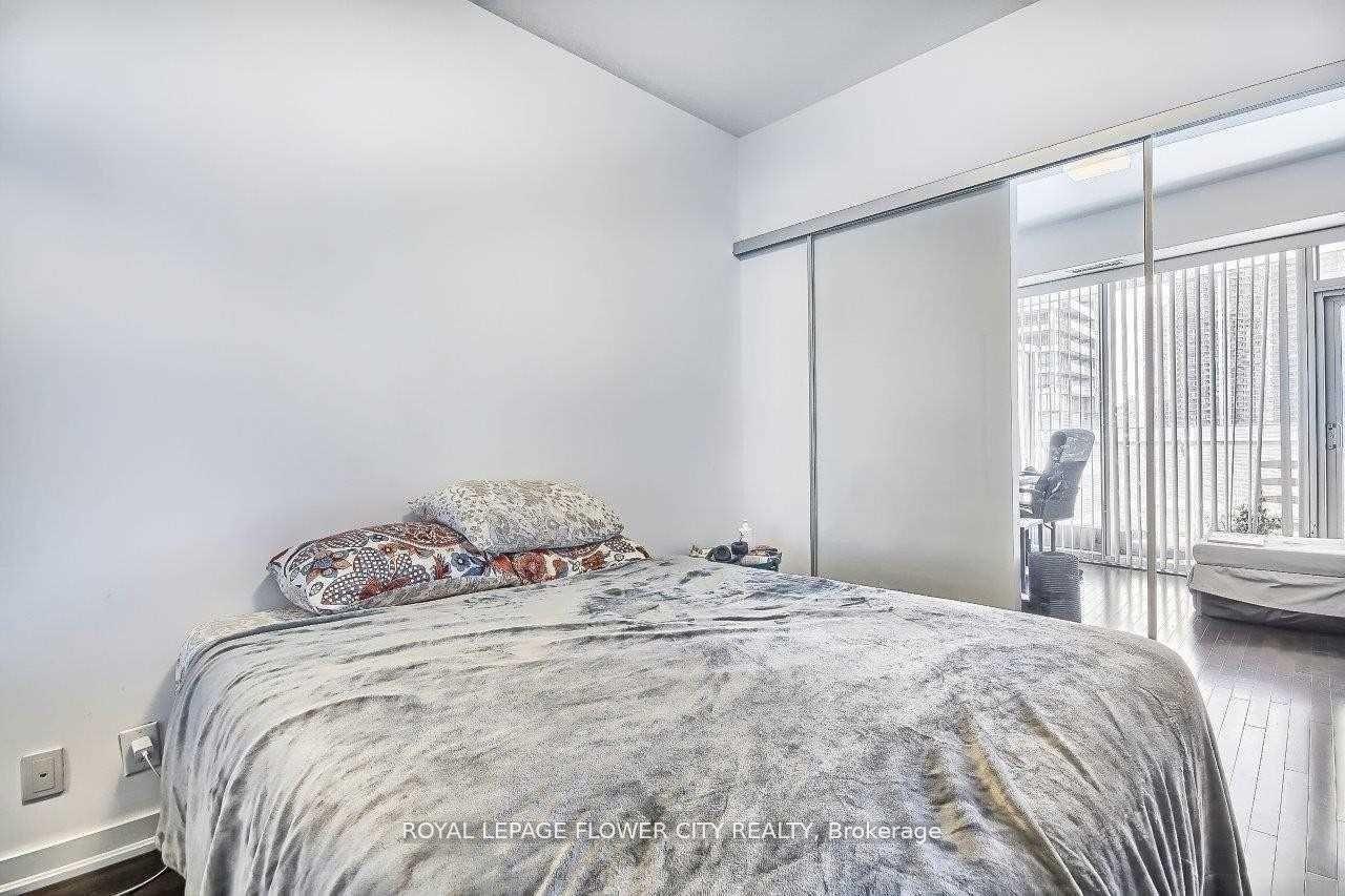 Photo 17 of Unit 901, 12 York Street, Toronto, Waterfront Communities — HOMEH